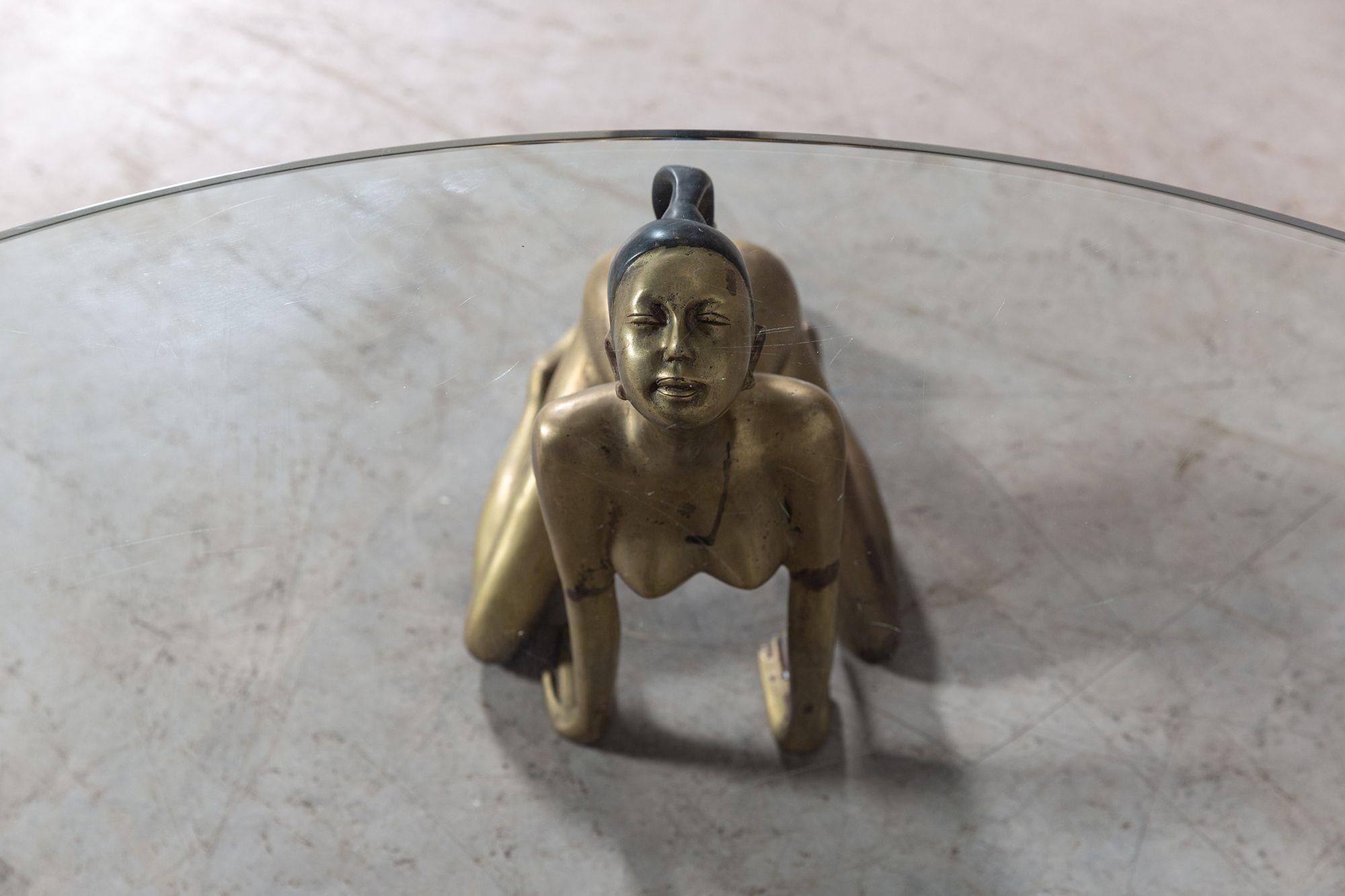 Grande table basse en bronze nude du milieu du siècle en vente 2