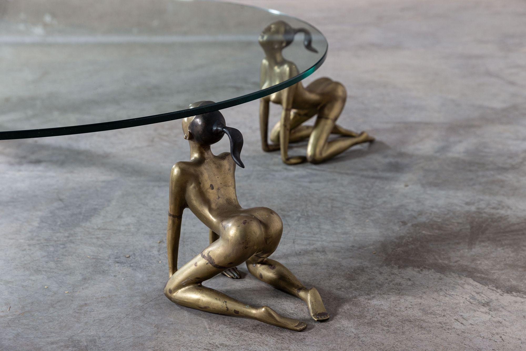 Grande table basse en bronze nude du milieu du siècle en vente 3
