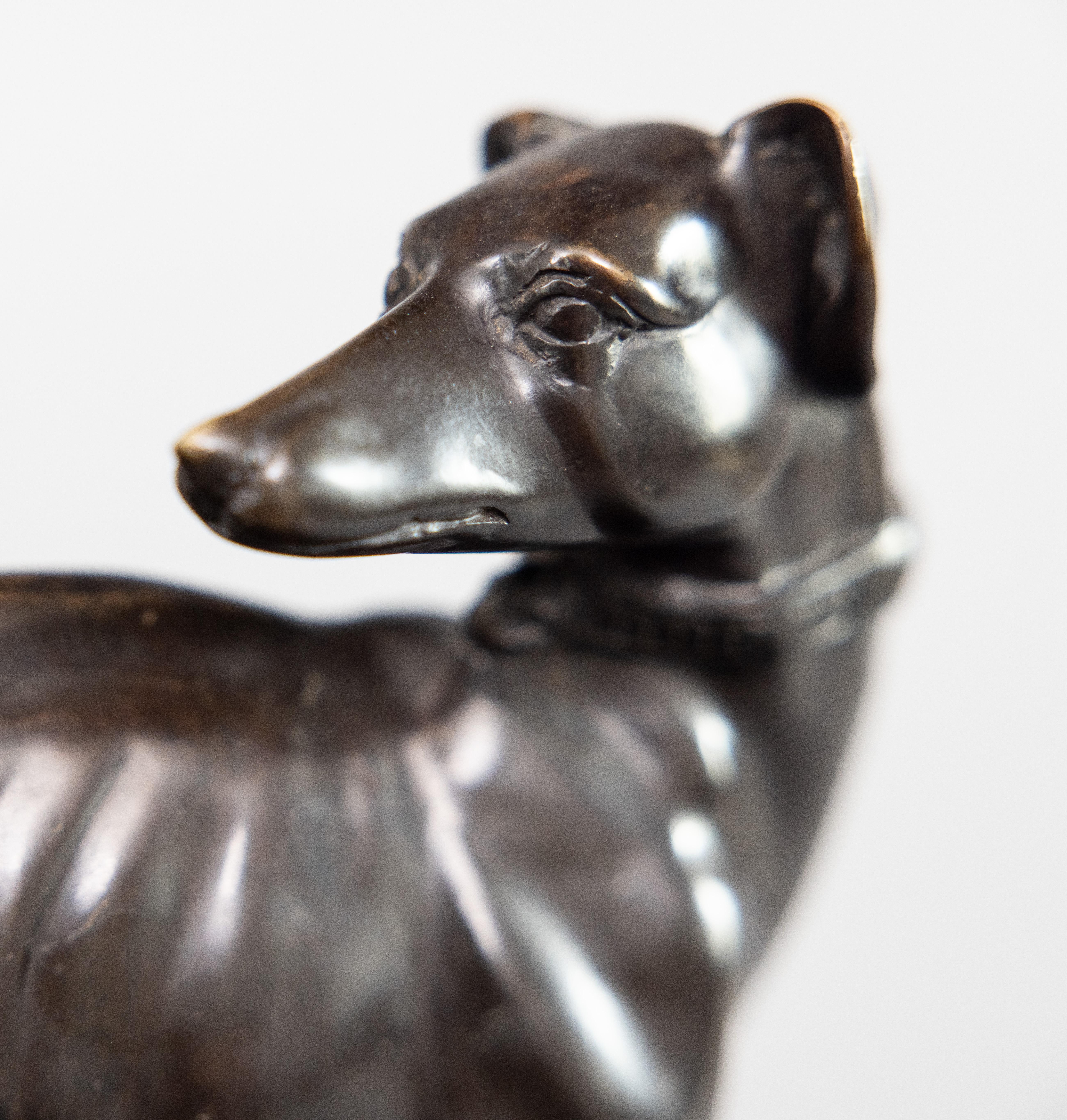 Bronzato Scultura di cane Greyhound Whippet di grandi dimensioni in bronzo di metà secolo in vendita