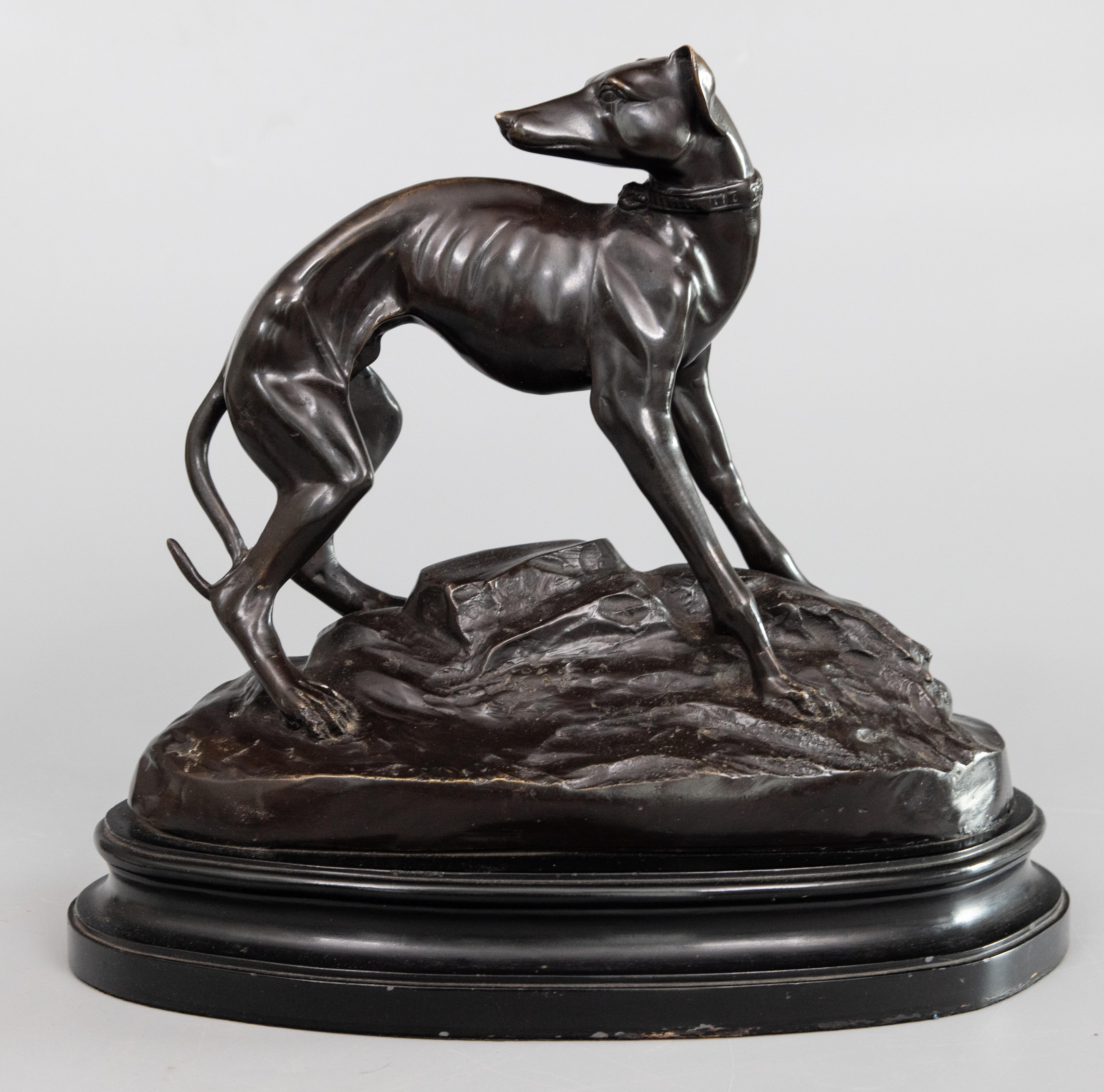 Scultura di cane Greyhound Whippet di grandi dimensioni in bronzo di metà secolo in vendita 1