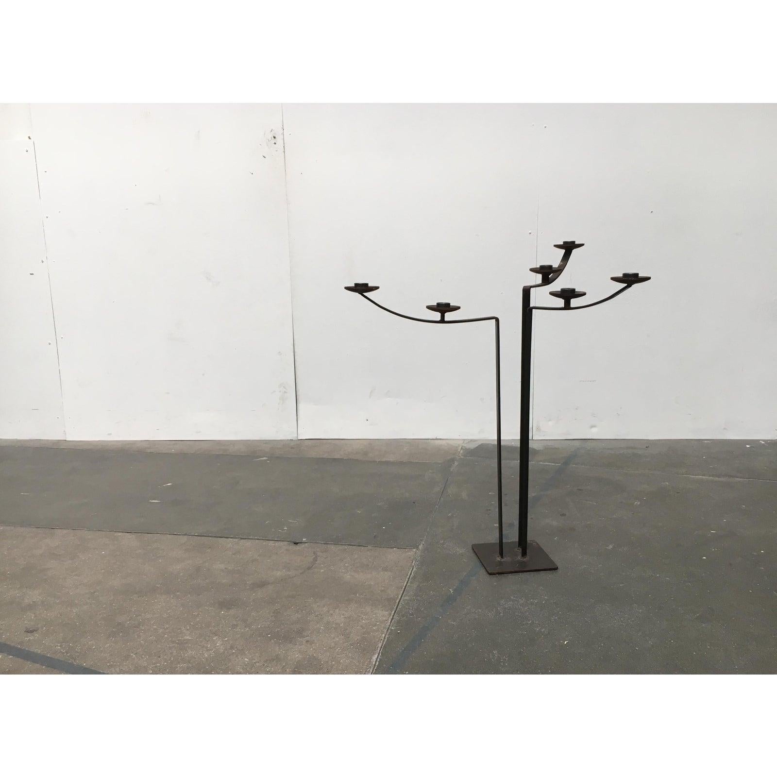 Großer brutalistischer Metall-Kerzenhalter aus der Jahrhundertmitte, 1960er Jahre im Angebot 5