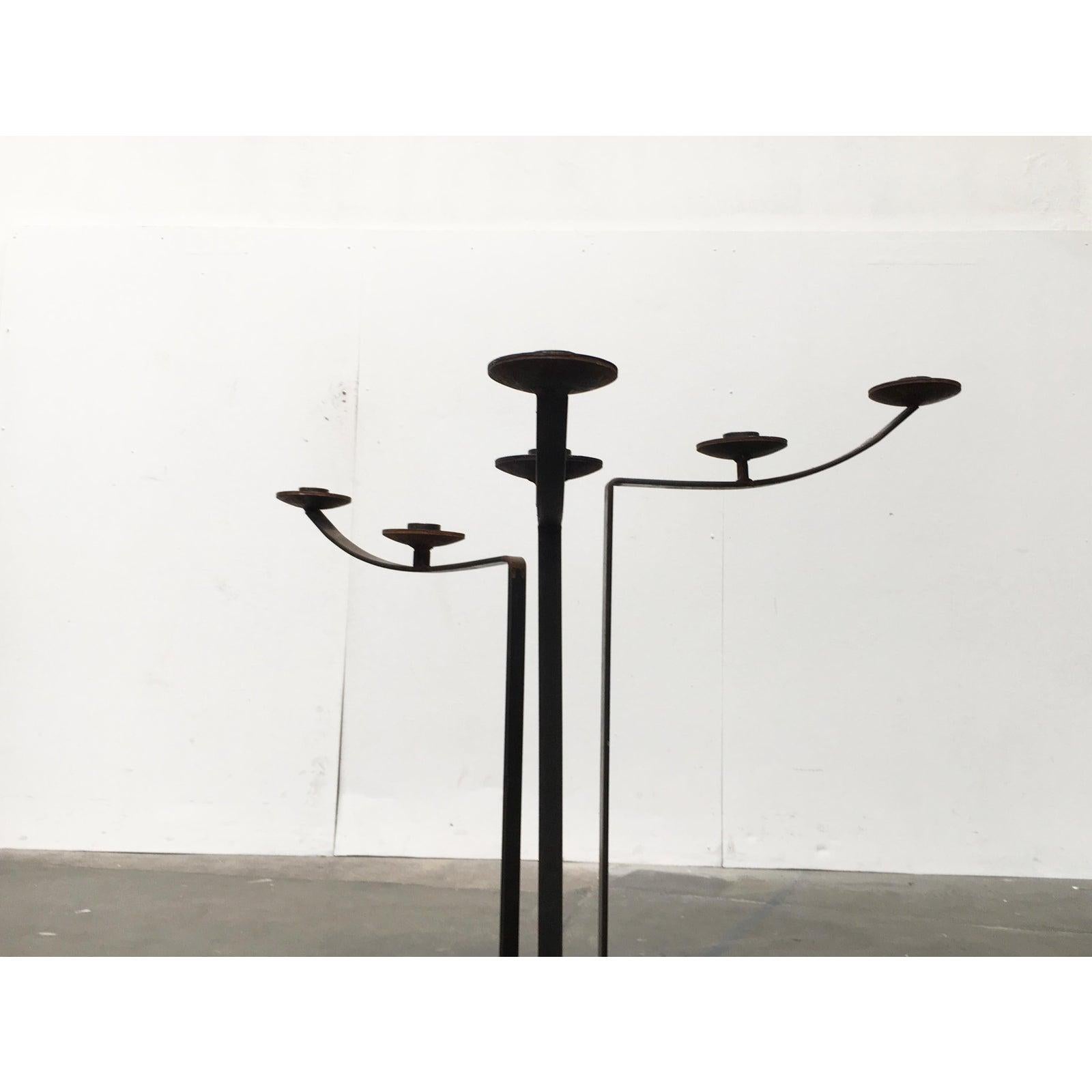Großer brutalistischer Metall-Kerzenhalter aus der Jahrhundertmitte, 1960er Jahre im Angebot 1
