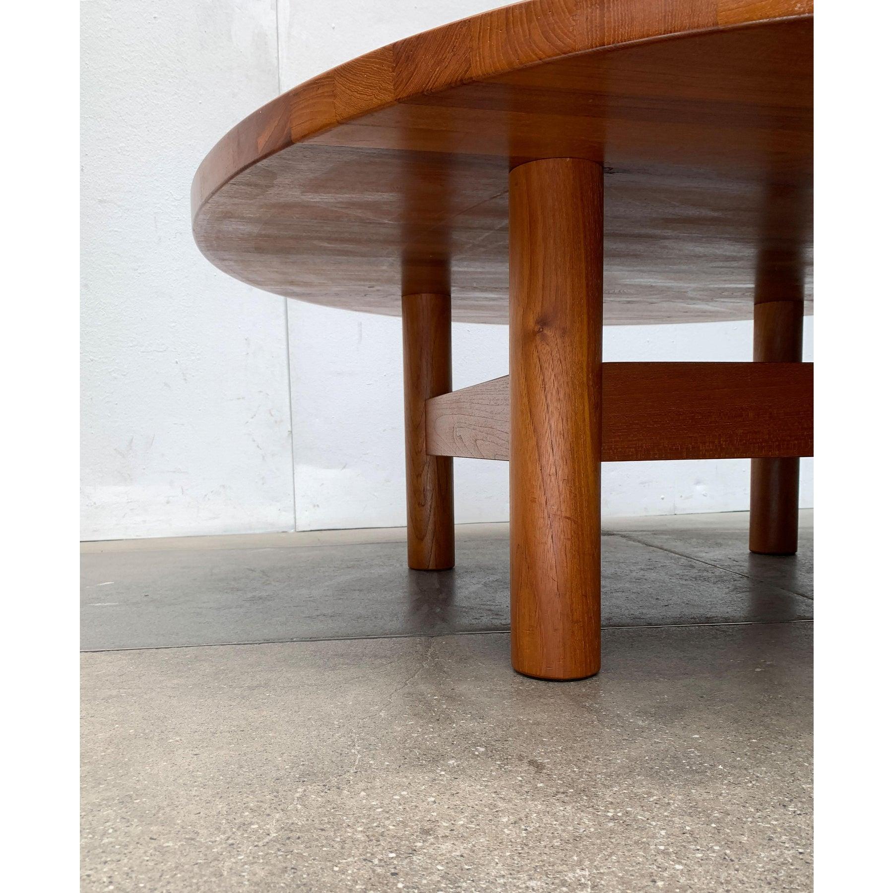 Mid-Century moderno Grande tavolino brutalista di metà secolo in teak massiccio, anni '60 in vendita