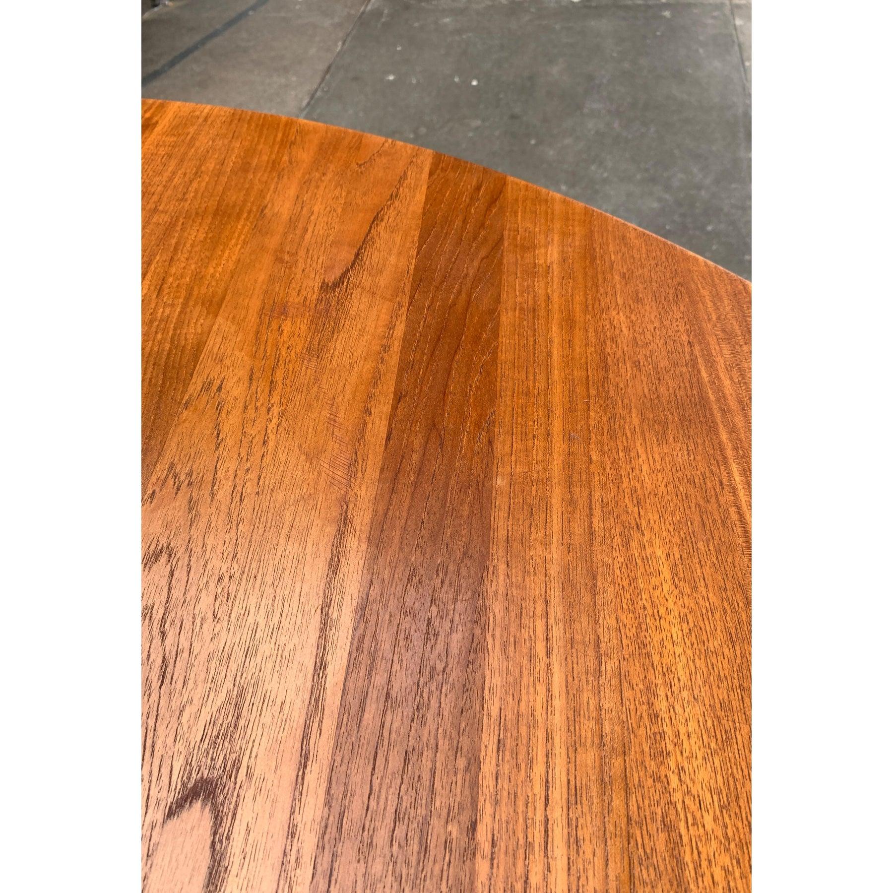 XX secolo Grande tavolino brutalista di metà secolo in teak massiccio, anni '60 in vendita