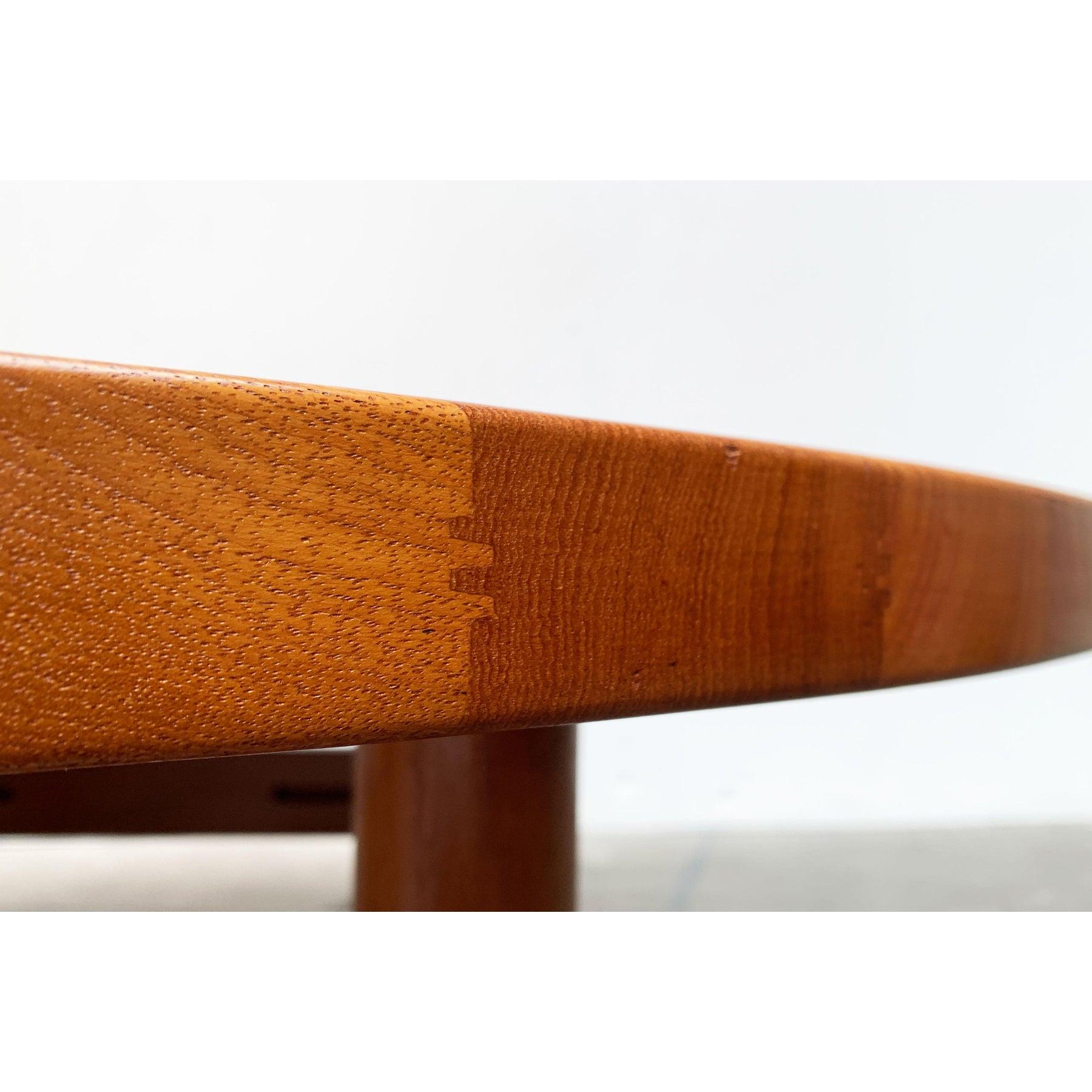 Grande tavolino brutalista di metà secolo in teak massiccio, anni '60 in vendita 2