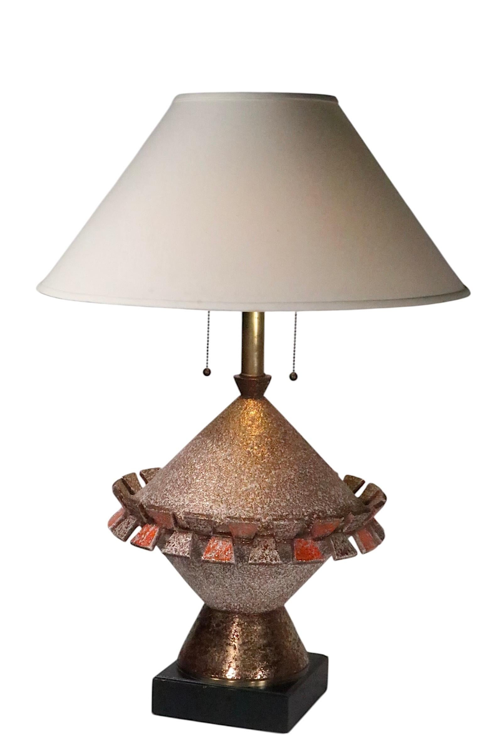 Large Mid Century Brutalist Style Textured Ceramic Table Lamp c 1950/60's Bon état - En vente à New York, NY