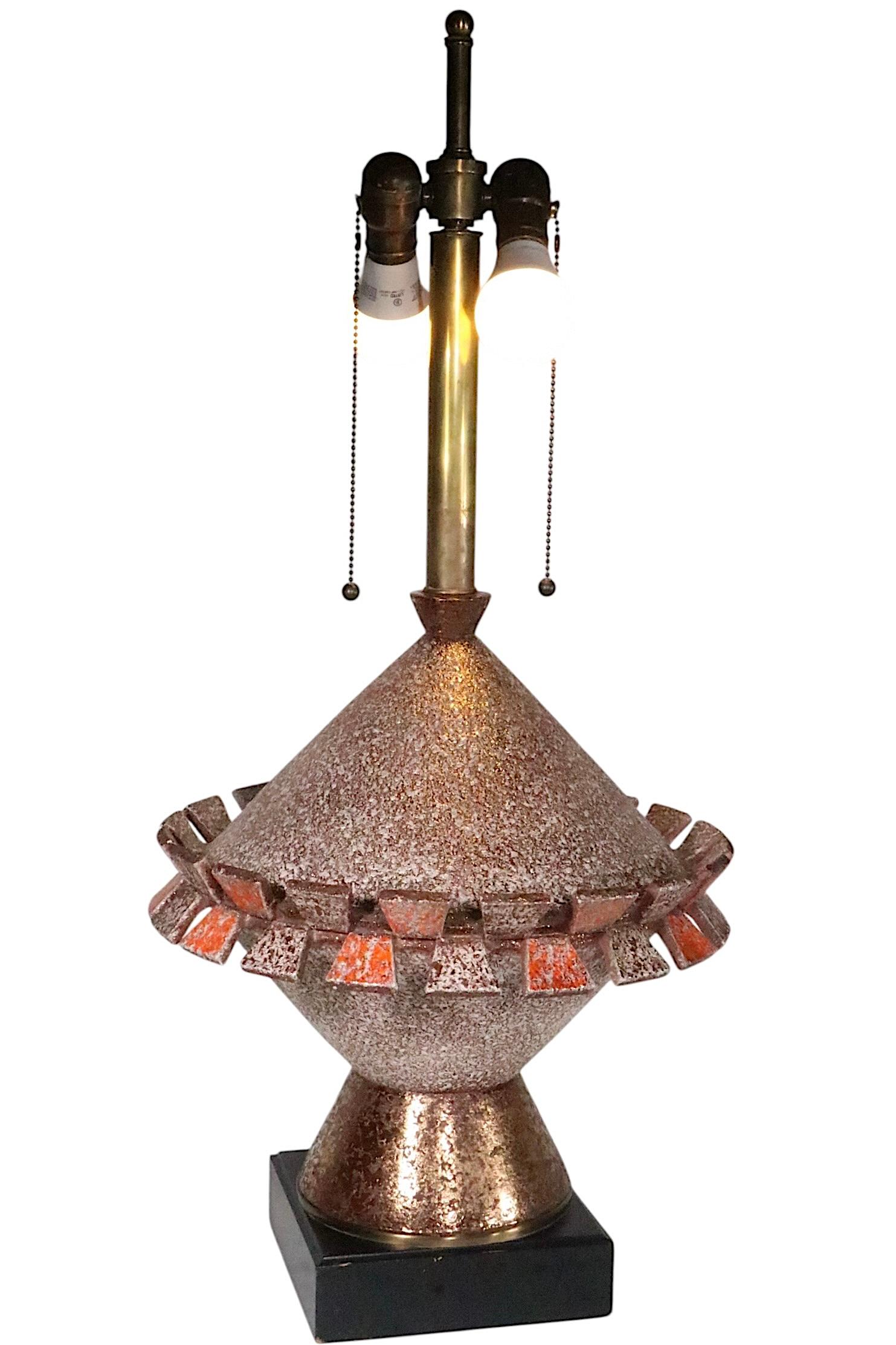 Large Mid Century Brutalist Style Textured Ceramic Table Lamp c 1950/60's en vente 1