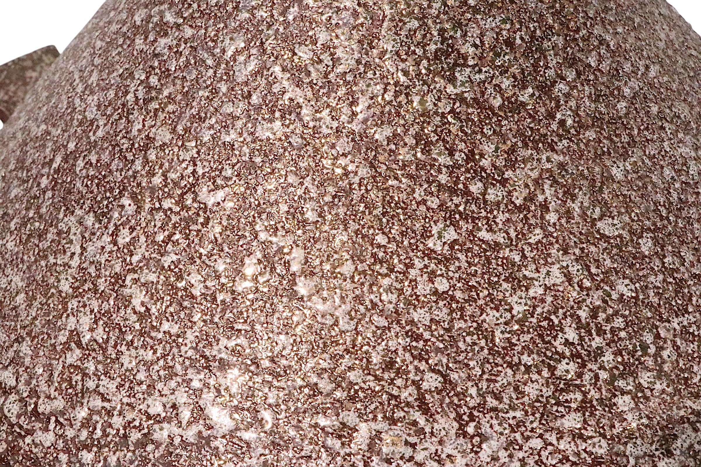 Large Mid Century Brutalist Style Textured Ceramic Table Lamp c 1950/60's en vente 2