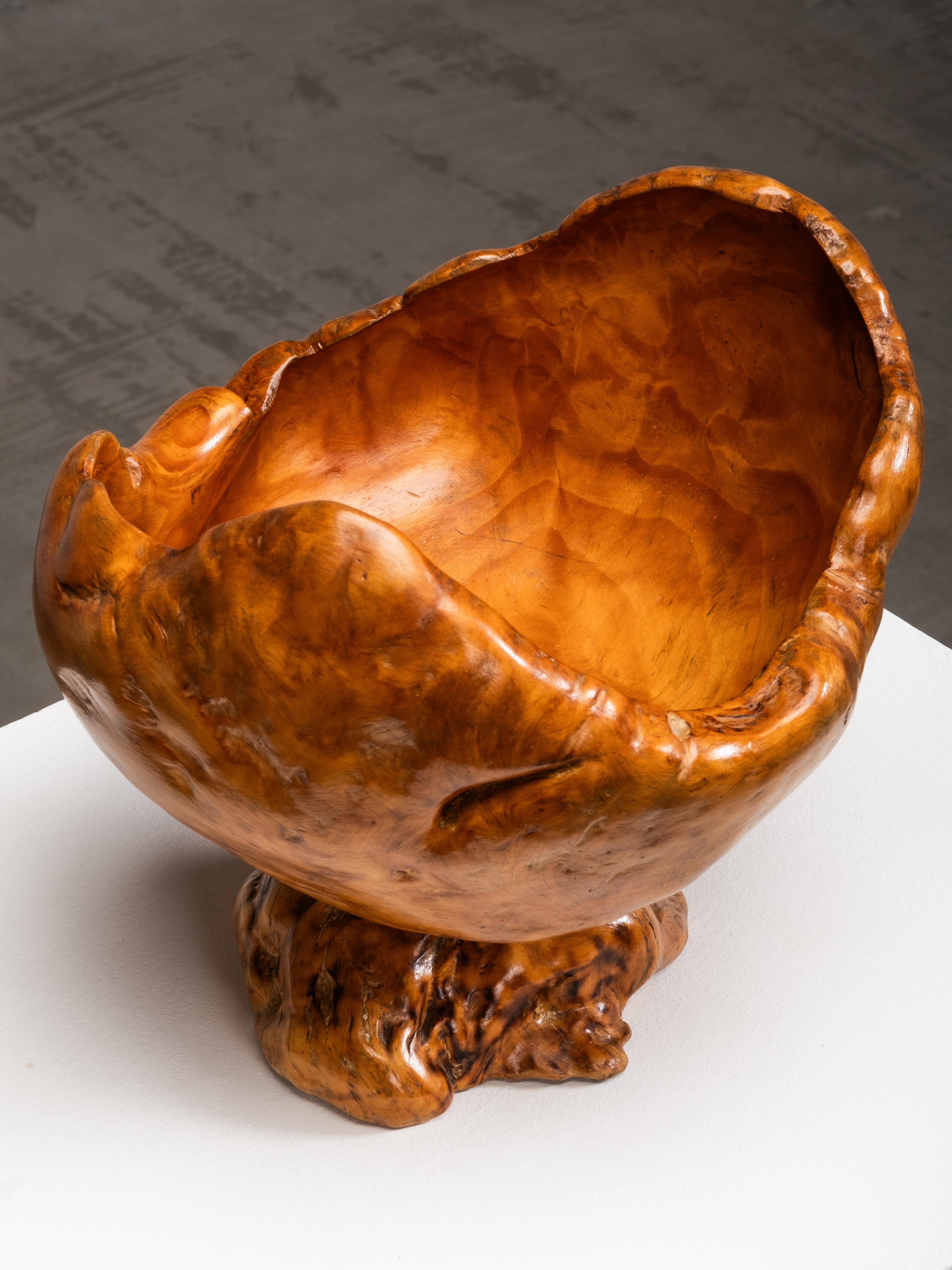 Grande ciotola in legno di radica della metà del secolo, Finlandia, 1954 in vendita 4