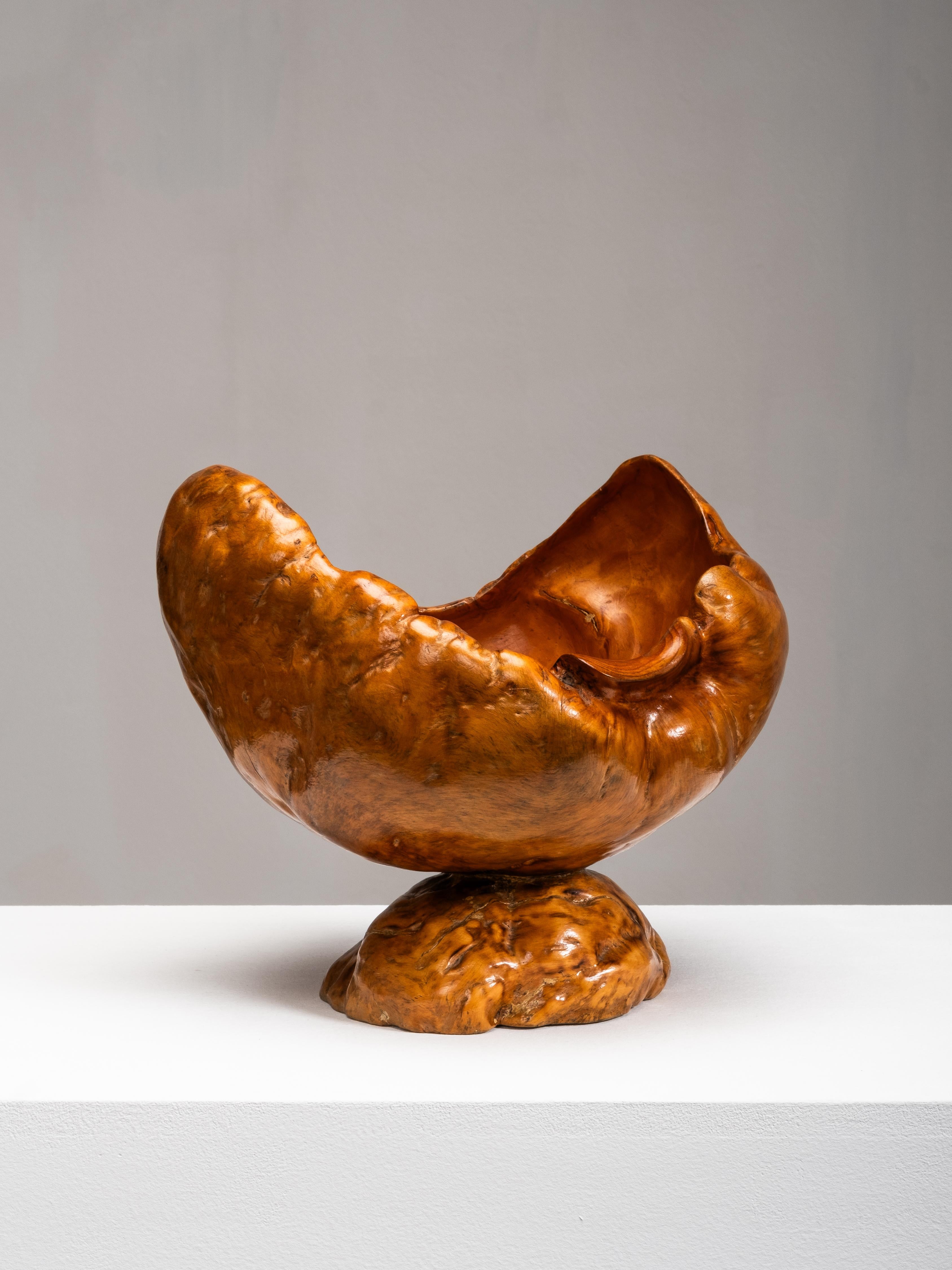 Grande ciotola in legno di radica della metà del secolo, Finlandia, 1954 in vendita 5