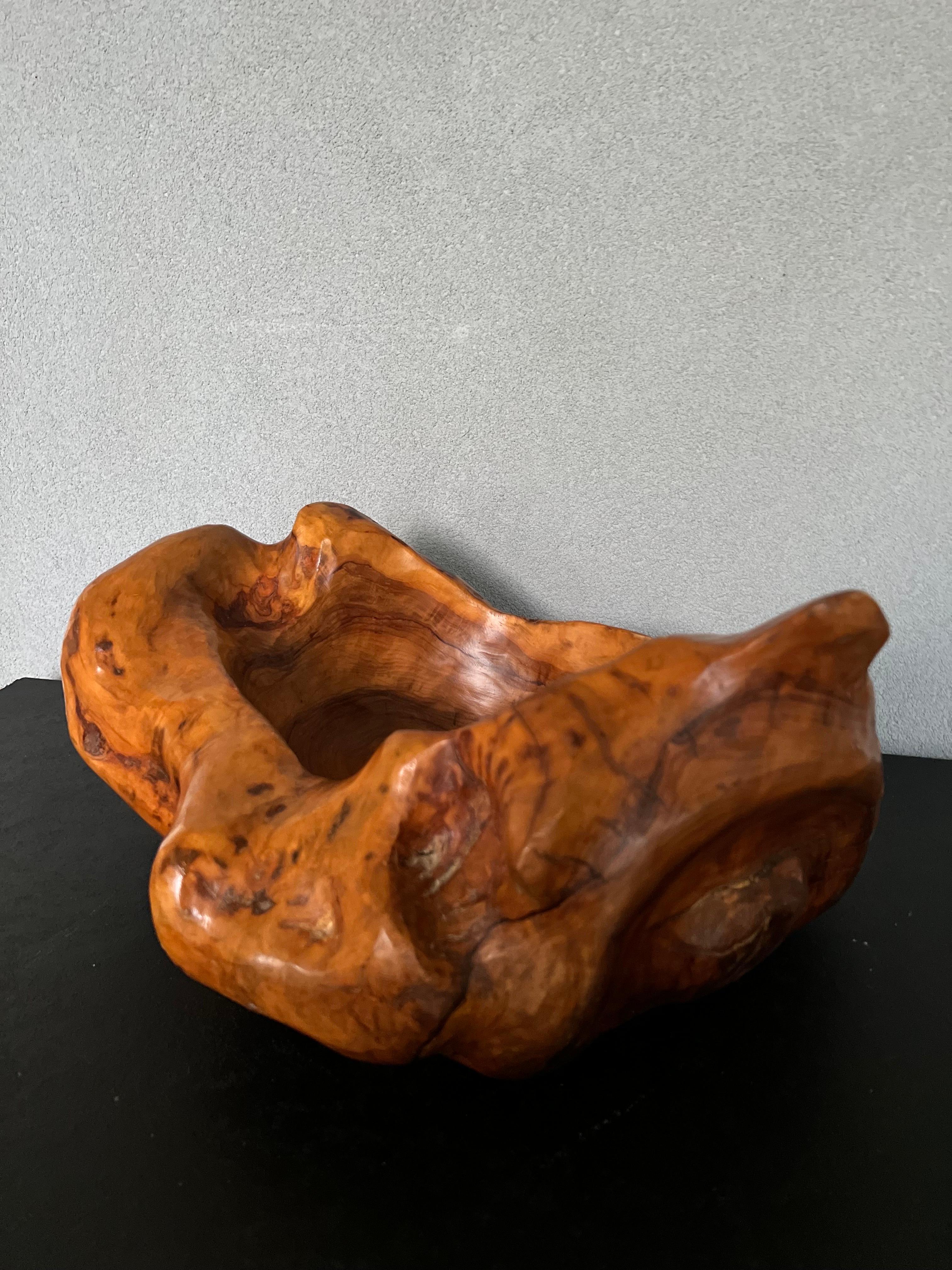 Large Mid-Century Burl Wood Free Form Bowl/Centerpiece  For Sale 9