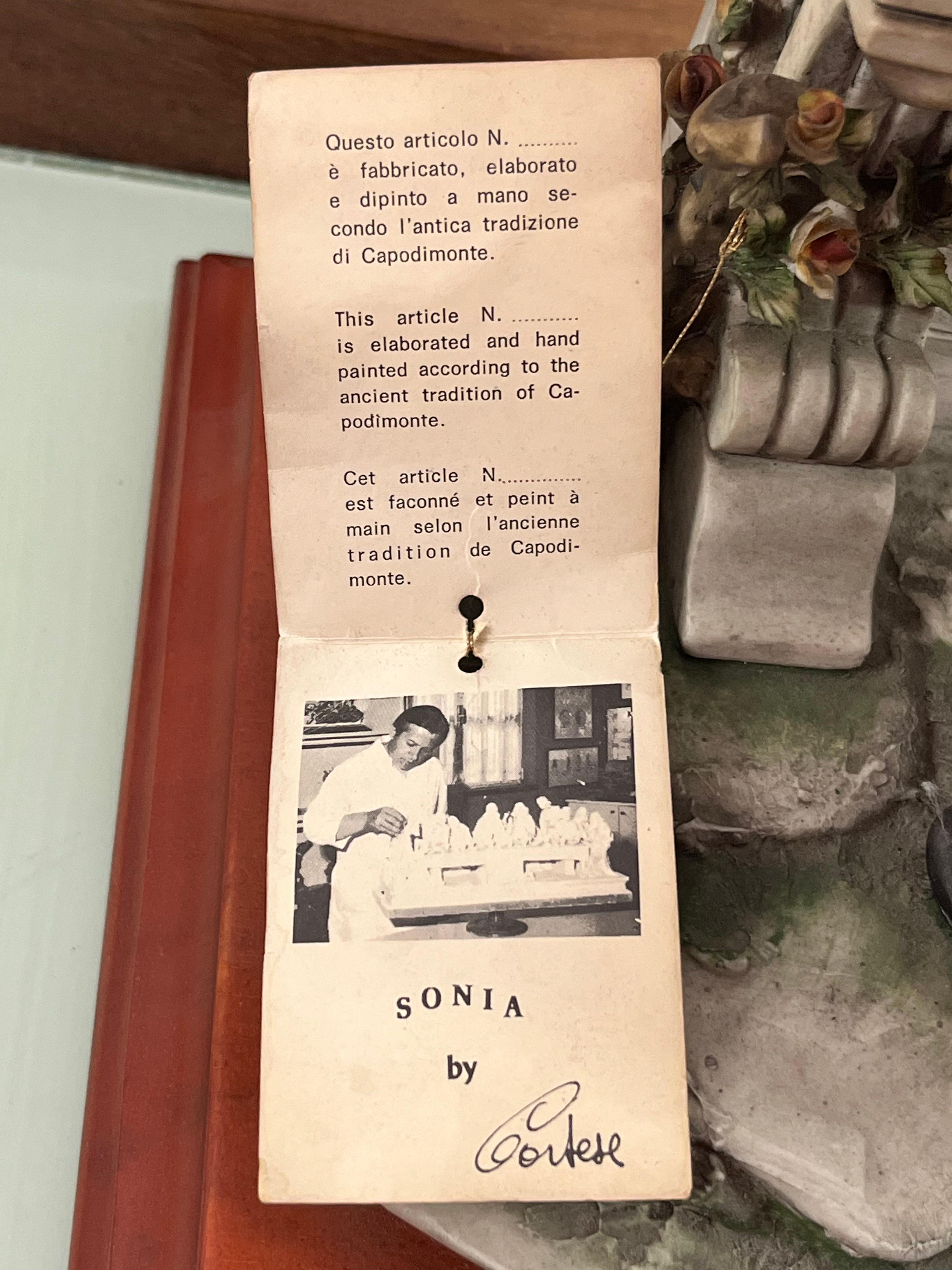 Grande porcellana di Capodimonte di metà secolo 