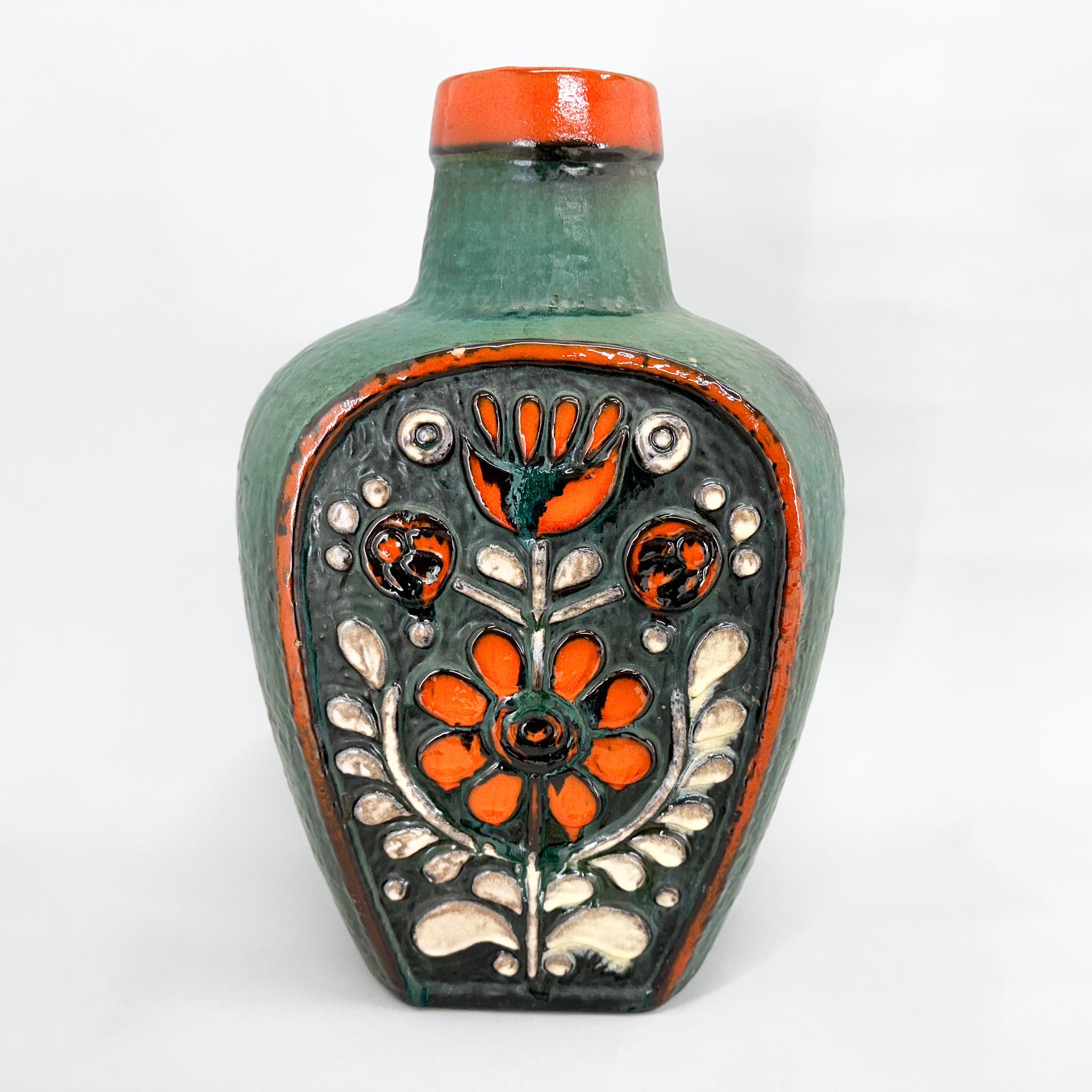 Vintage ceramic floor vase designed in 1972 by Dieter Peter and is part of the Luxus series. Produced by Carstens Tonniesof in Germany.