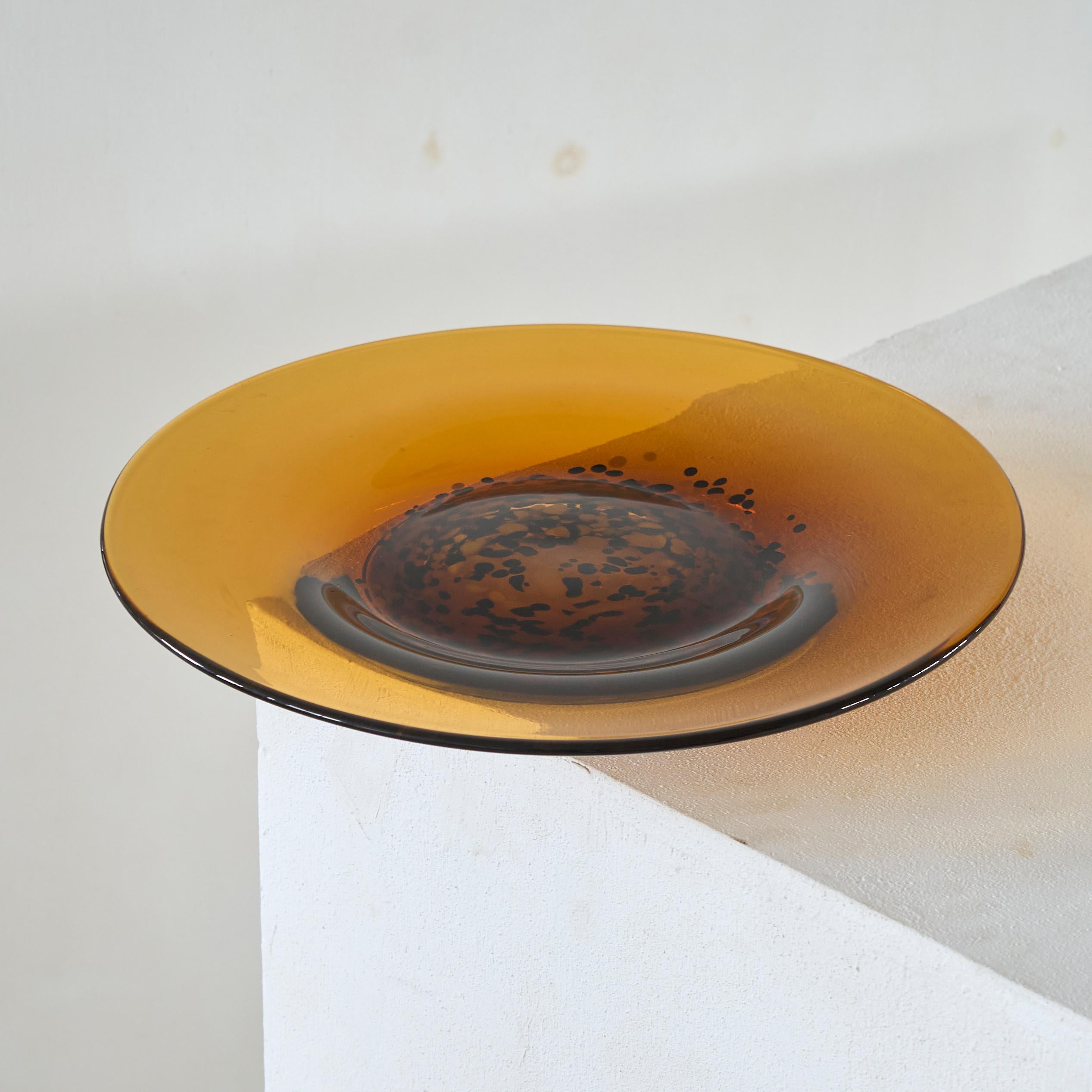 Mid-Century Modern Grand centre de table en verre d'art du milieu du siècle 1970 en vente