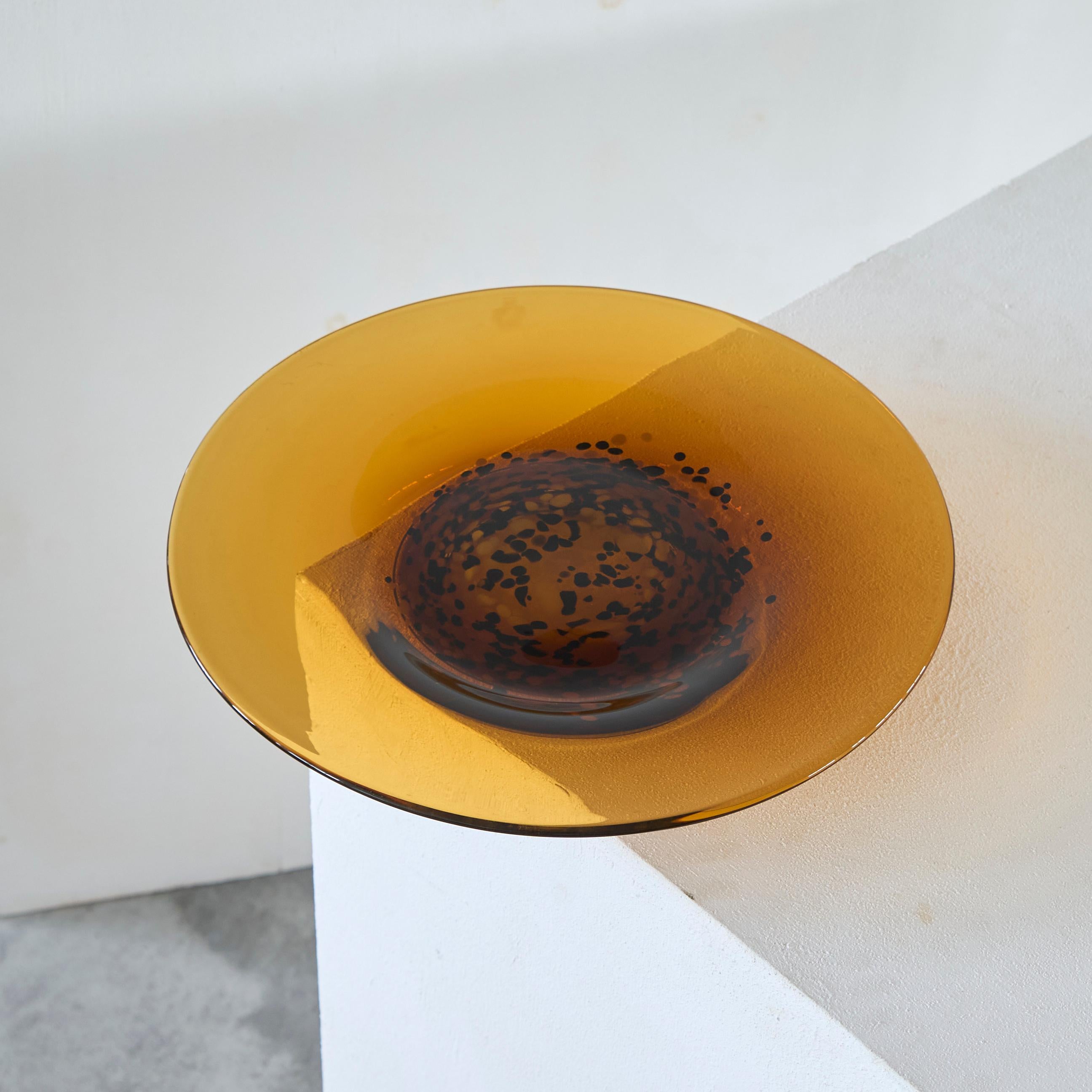 20ième siècle Grand centre de table en verre d'art du milieu du siècle 1970 en vente