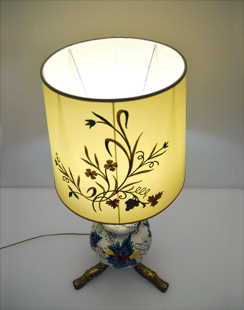 Italian Large mid-century ceramic lamp (97 cm) with floral decoration, 1950s For Sale