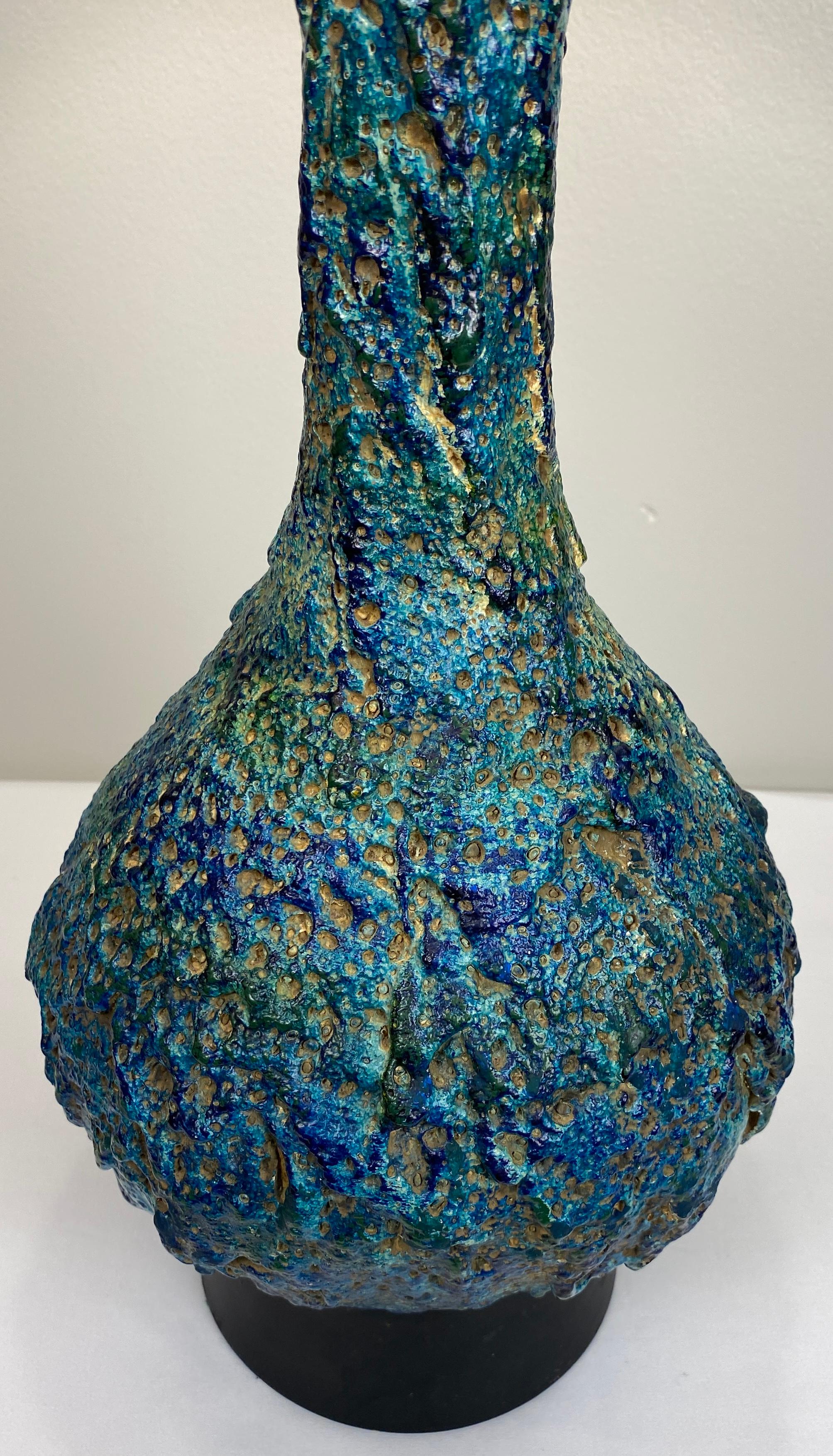 Große Mid-Century-Tischlampe aus Keramik in Blau und Beige (Französisch) im Angebot