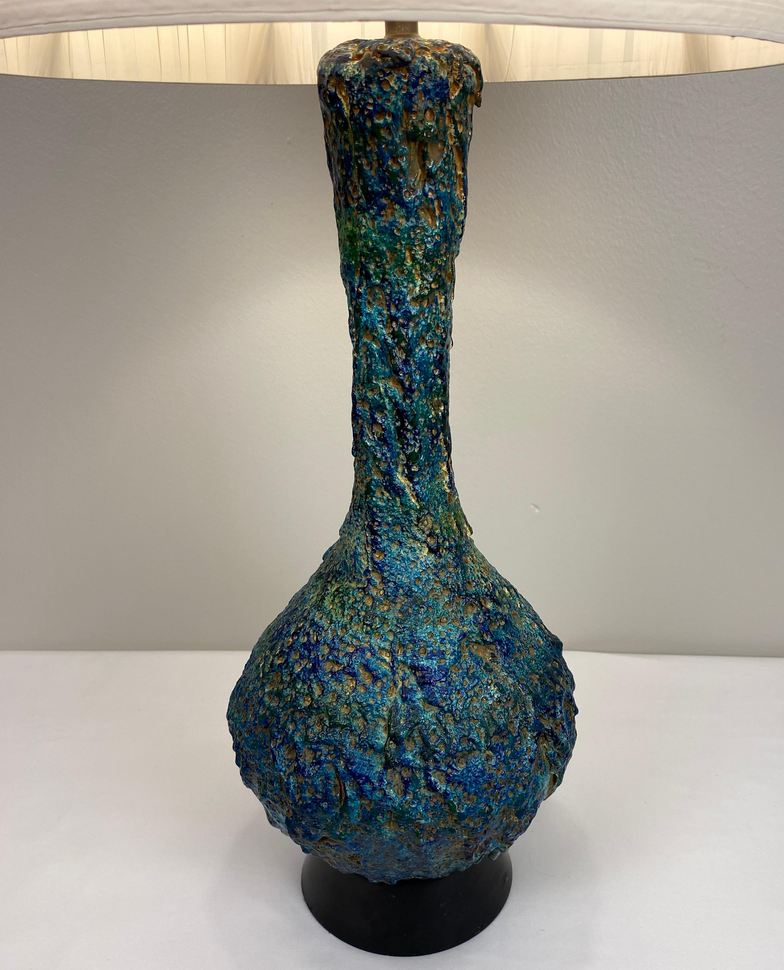 Große Mid-Century-Tischlampe aus Keramik in Blau und Beige im Zustand „Gut“ im Angebot in Miami, FL