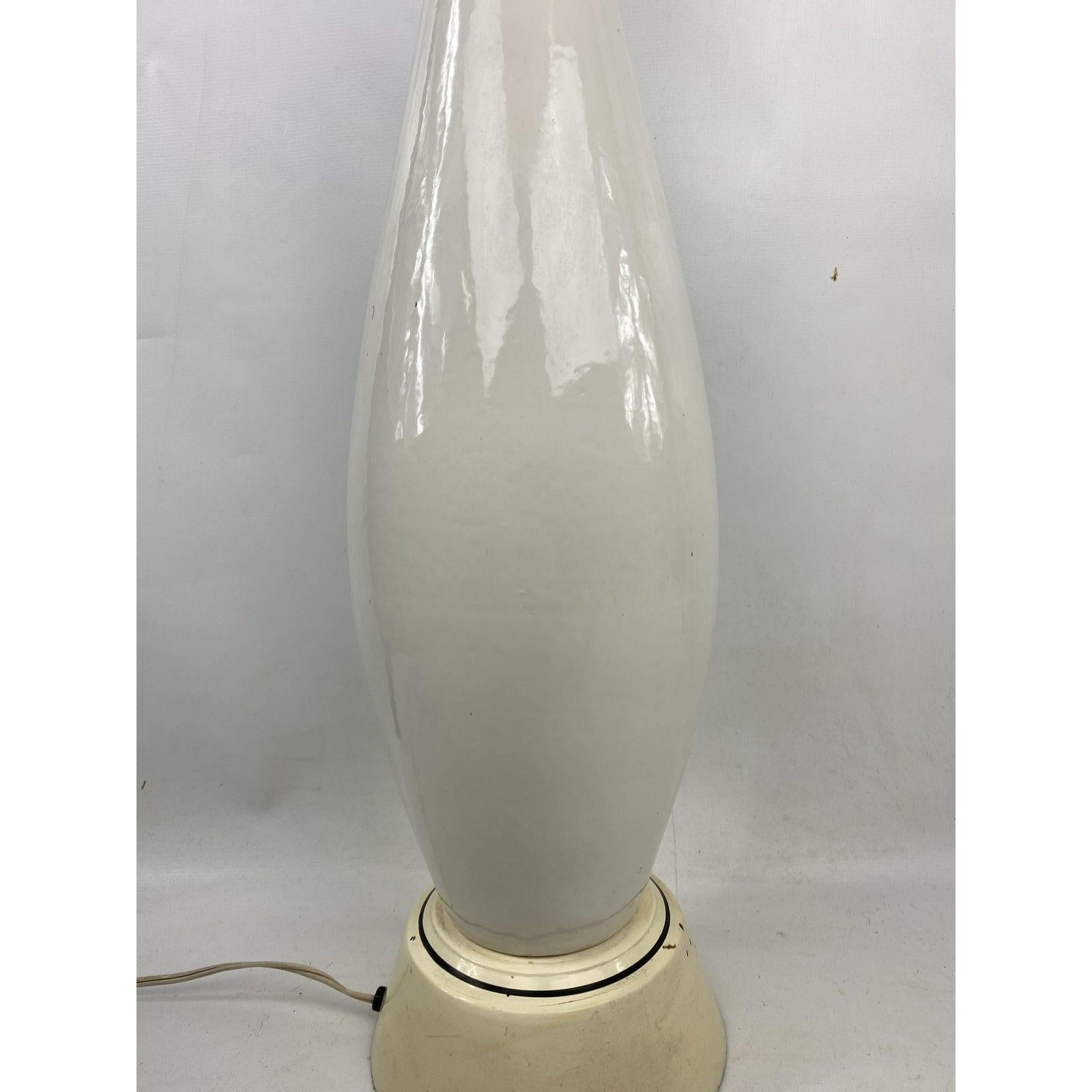 Large Mid-Century Ceramic White Table Lamp For Sale 4