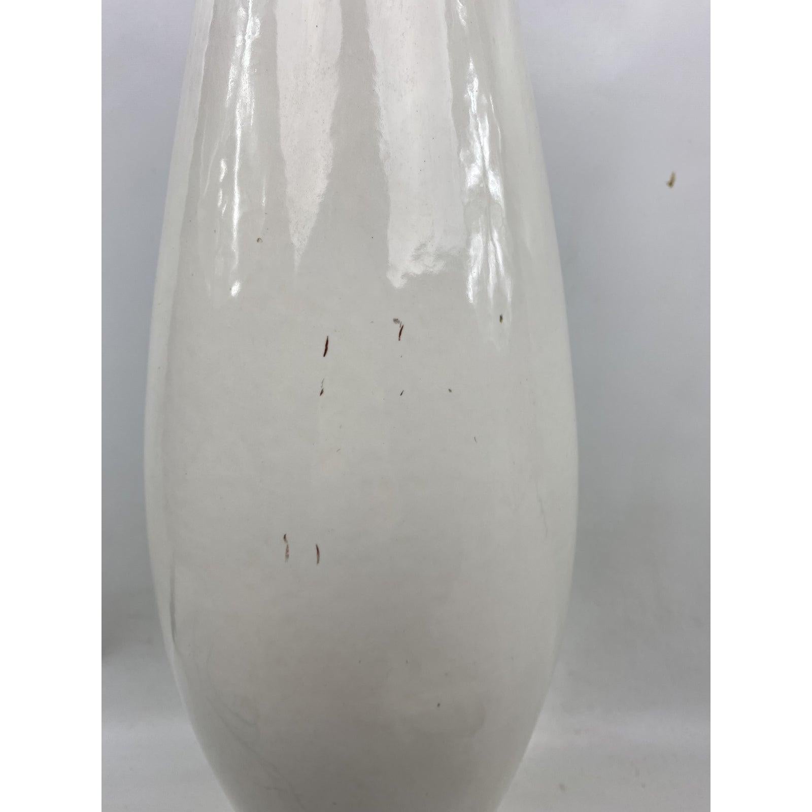 Large Mid-Century Ceramic White Table Lamp For Sale 2