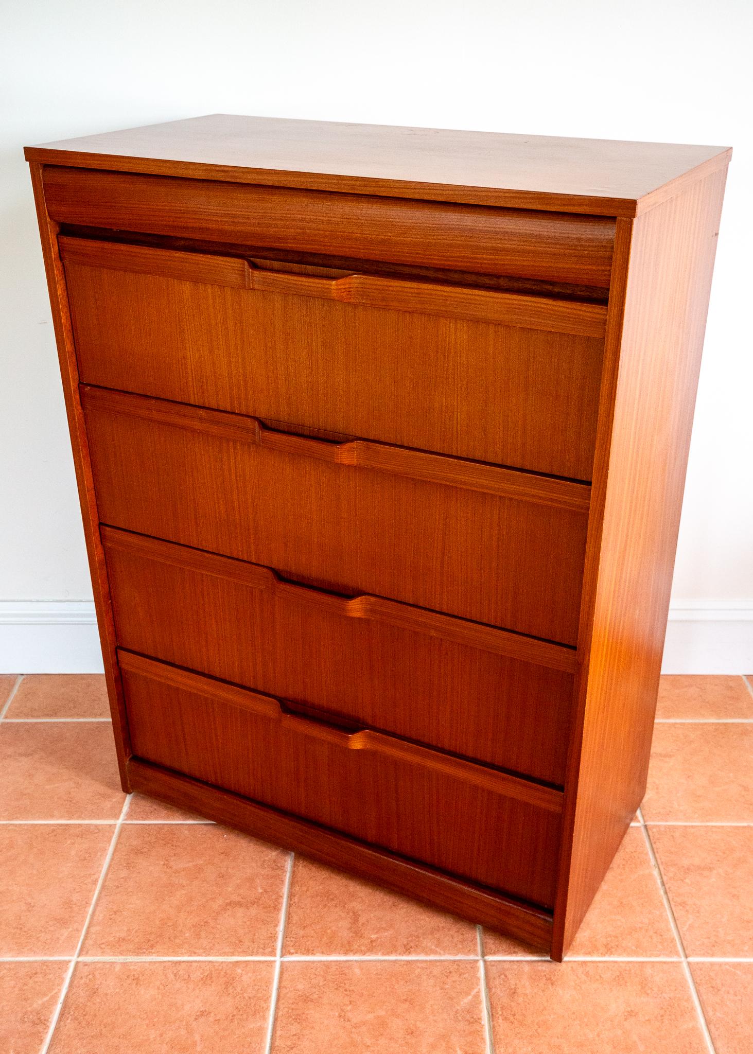 Große Mid-Century-Kommode, dänisch, Scandi-Modern-Stil, 1960er Jahre, MCM Teakholz im Angebot 4