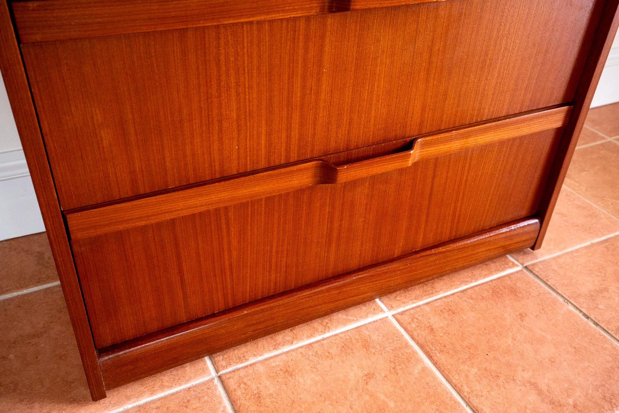 Große Mid-Century-Kommode, dänisch, Scandi-Modern-Stil, 1960er Jahre, MCM Teakholz im Angebot 11