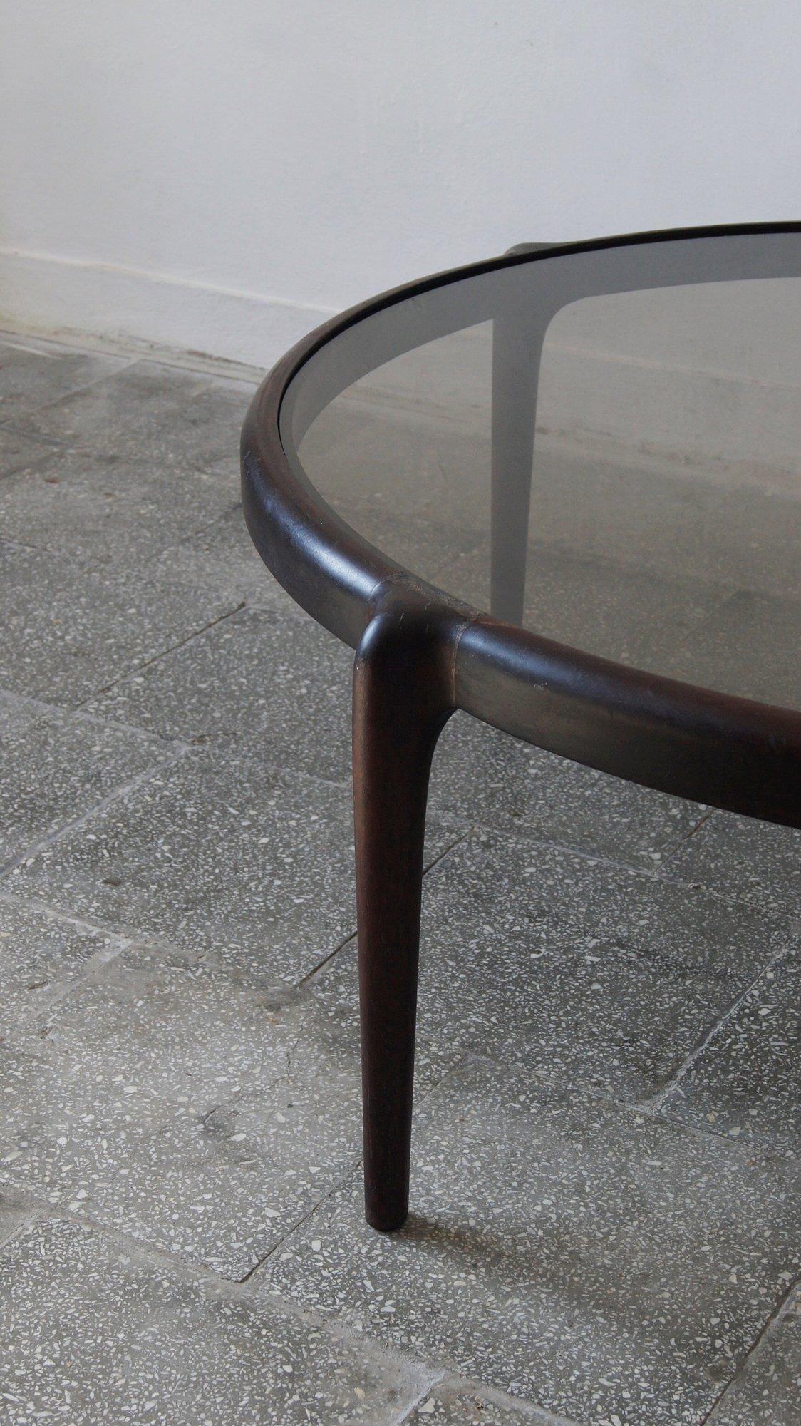 Milieu du XXe siècle Grande table basse du milieu du siècle en acajou en vente