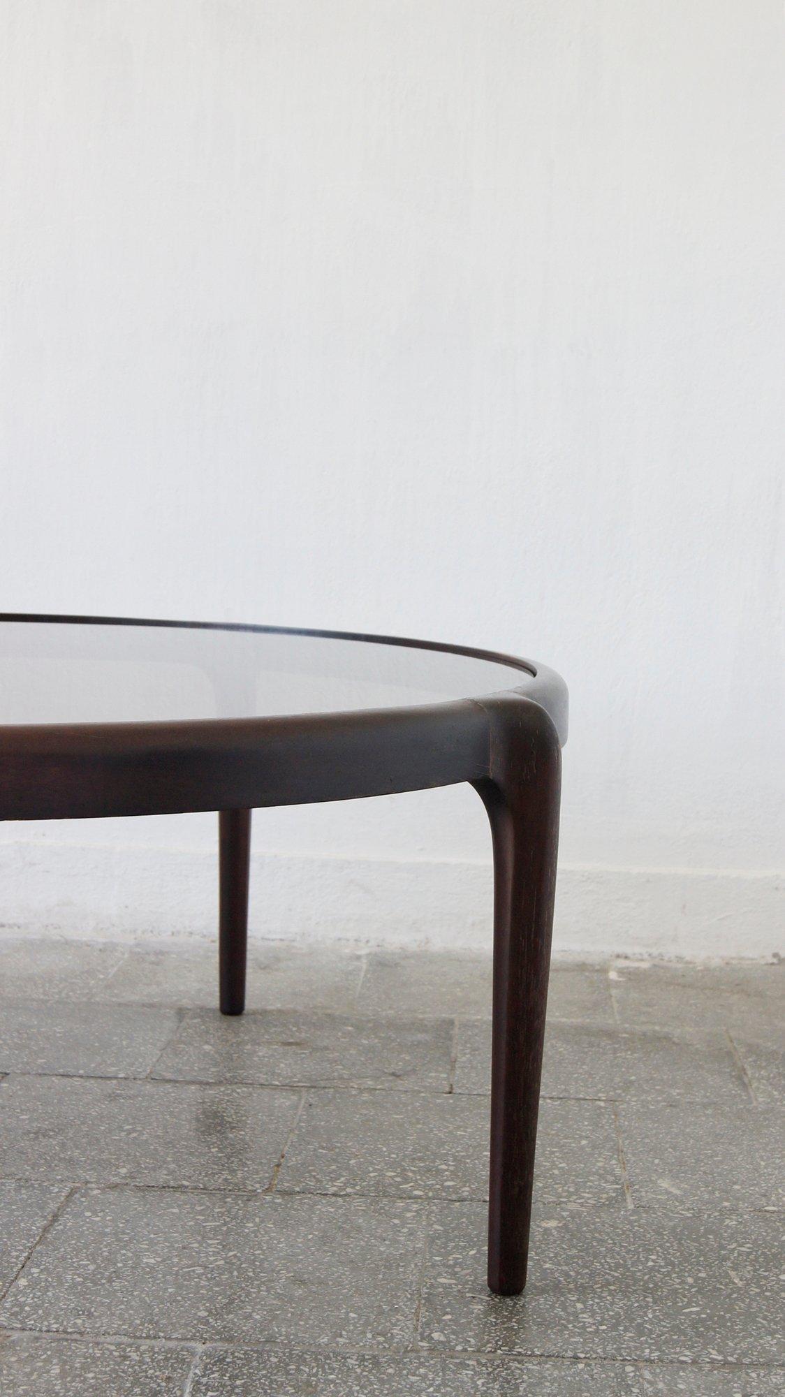 Bois Grande table basse du milieu du siècle en acajou en vente
