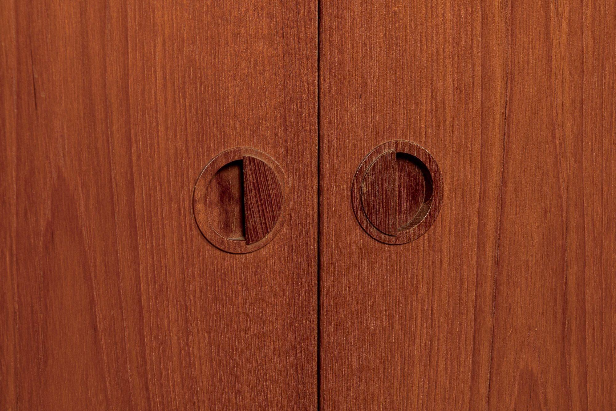 Large Mid Century Danish HG Teak Wood Modular Wall Unit Shelving & Bookcase For Sale 1