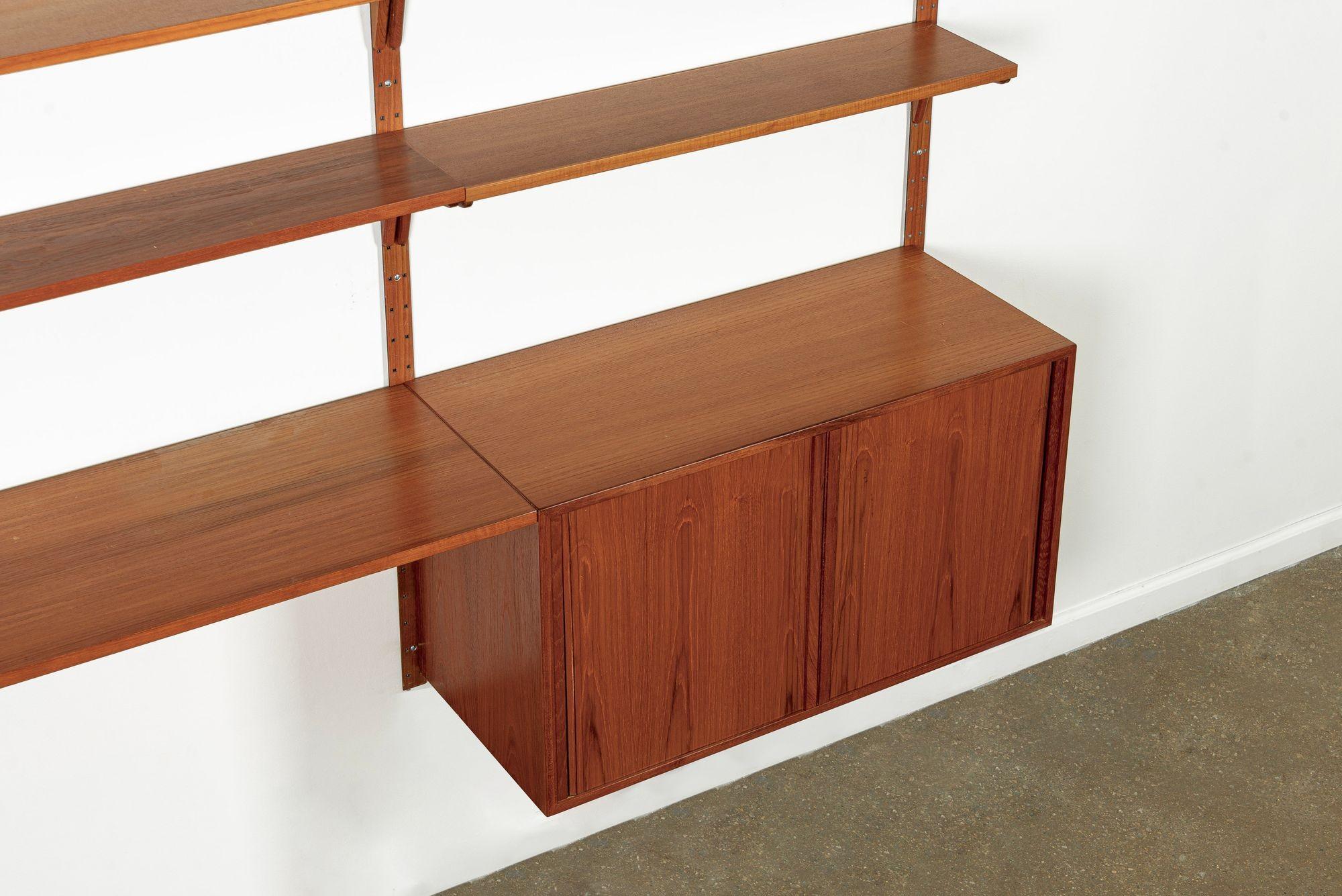 Large Mid Century Danish HG Teak Wood Modular Wall Unit Shelving & Bookcase For Sale 3