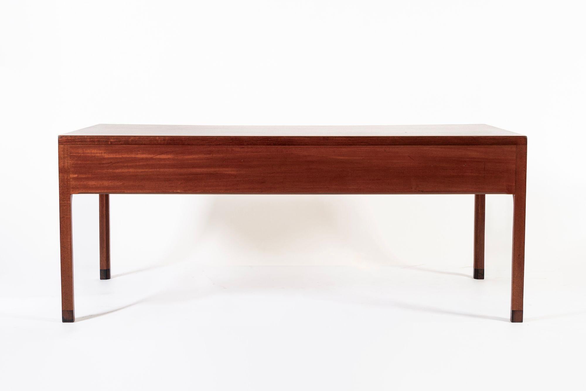 Danese Grande scrivania direzionale in legno di mogano del Mid Century Danish Modern in vendita