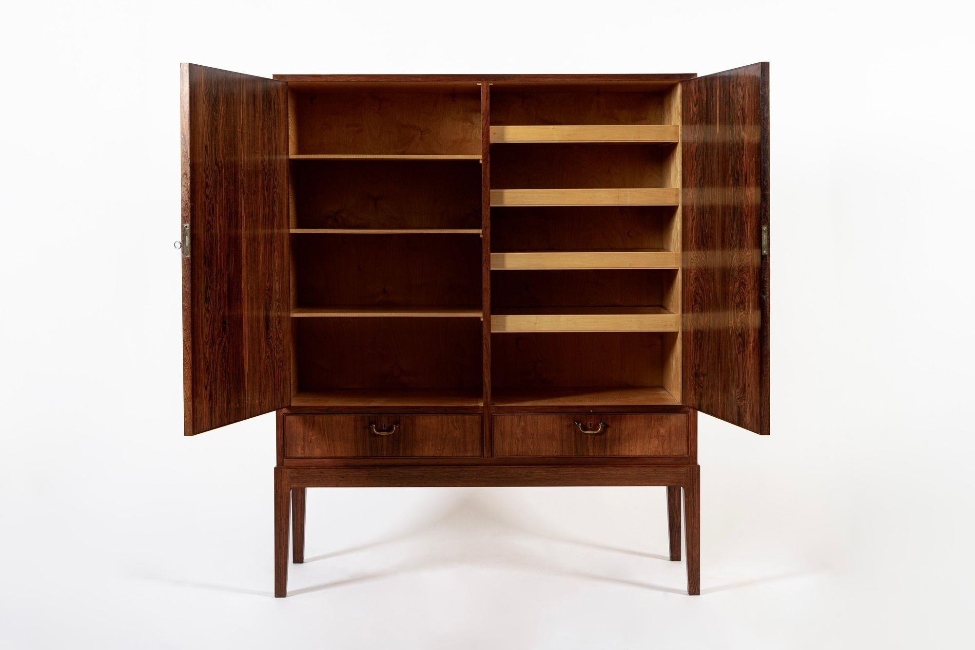 Mid-Century moderno Grande armadio in palissandro danese moderno della metà del secolo scorso 1960 in vendita