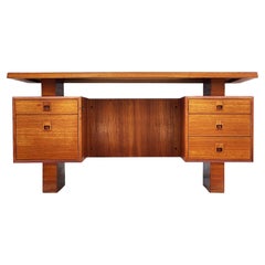 Großer Mid Century Danish Modern Teak Executive Desk Zweiseitig mit schwebender Platte