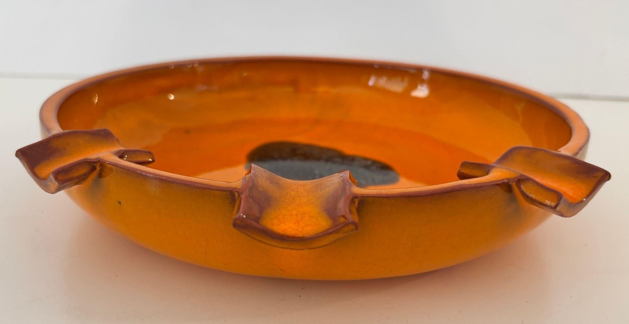 Grande poterie danoise de Studio A du milieu du siècle à glaçure orange vif Brutalist 1960s Bon état - En vente à North Hollywood, CA