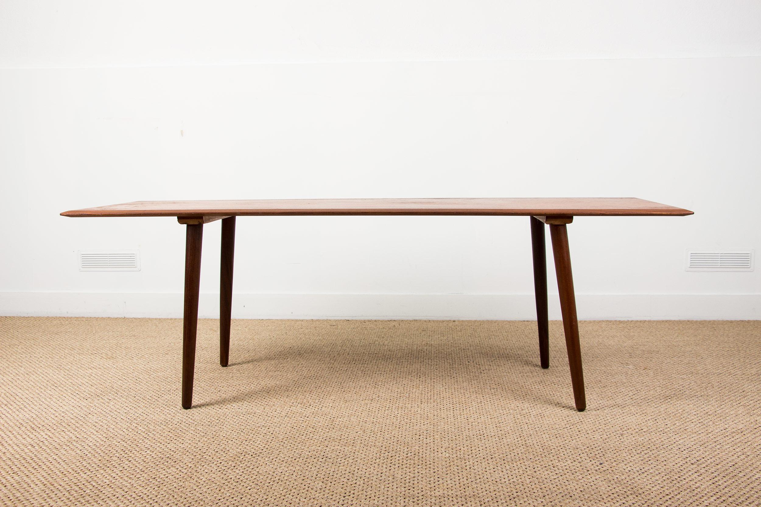 Superb Scandinavian coffee table with large dimensions. Very good quality of design and manufacture. Extra thin tray.