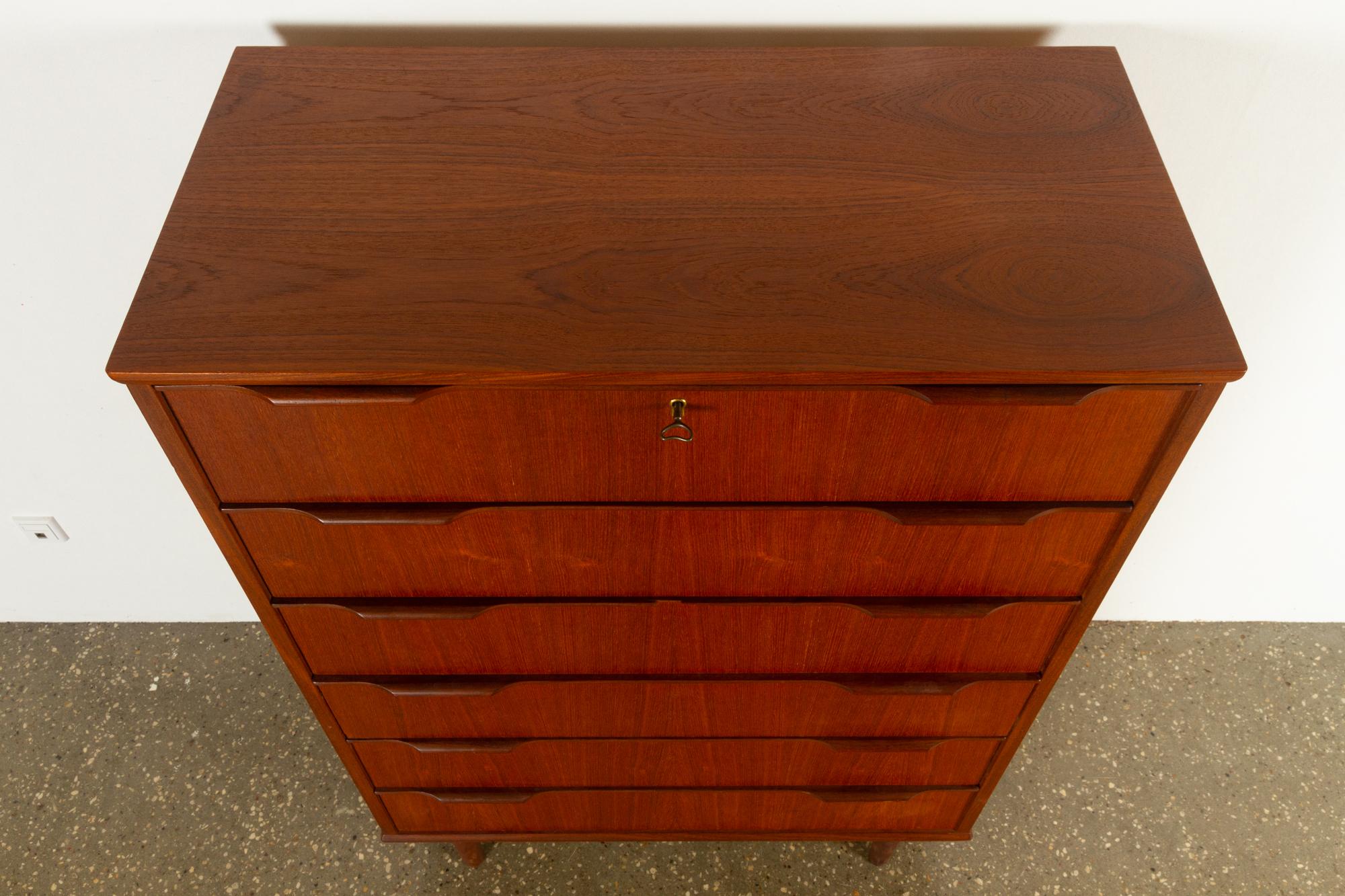 Large Midcentury Danish Teak Dresser, 1960s 1