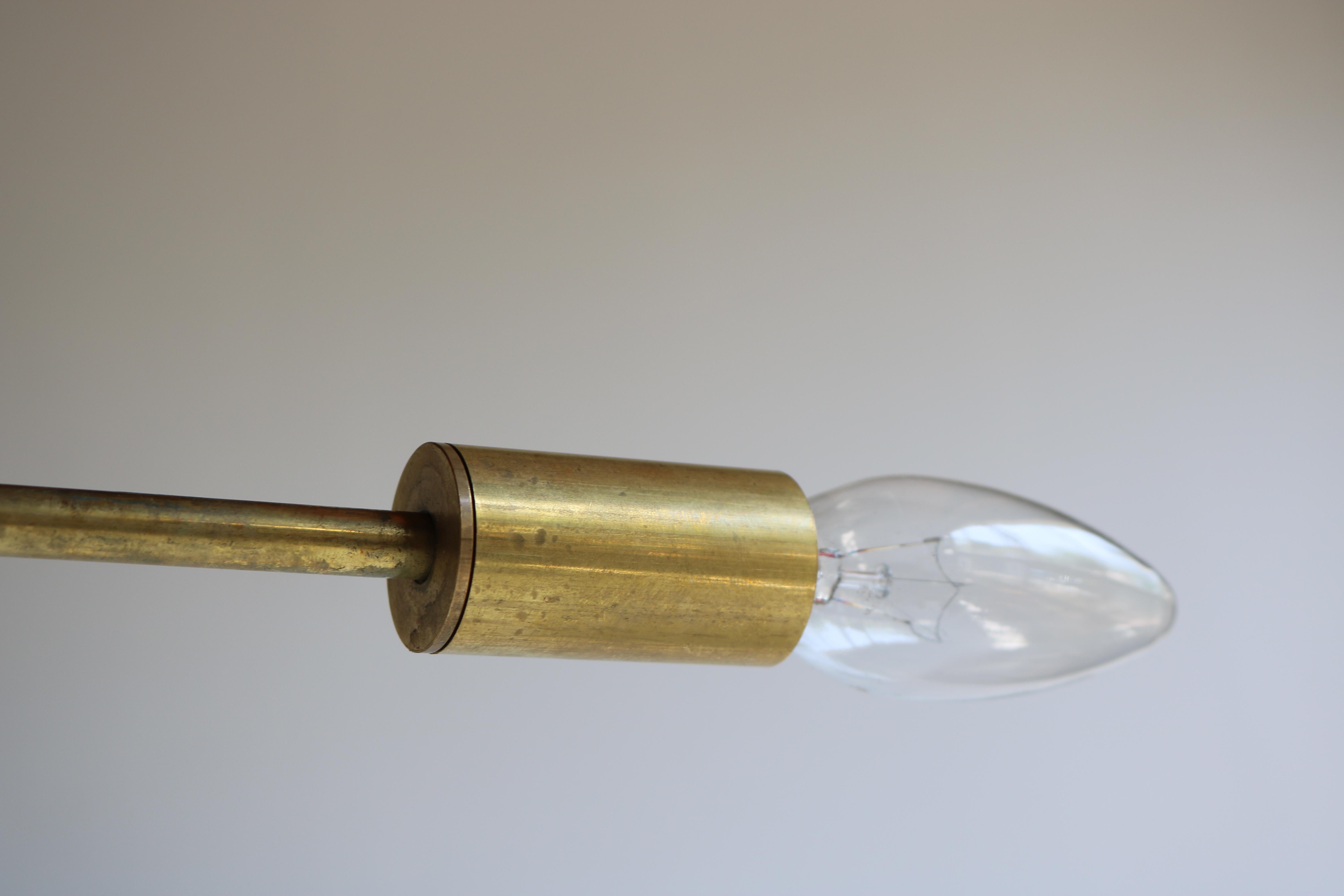 Grand lustre en laiton italien 1950, design du milieu du siècle, minimaliste, style Stilnovo en vente 7