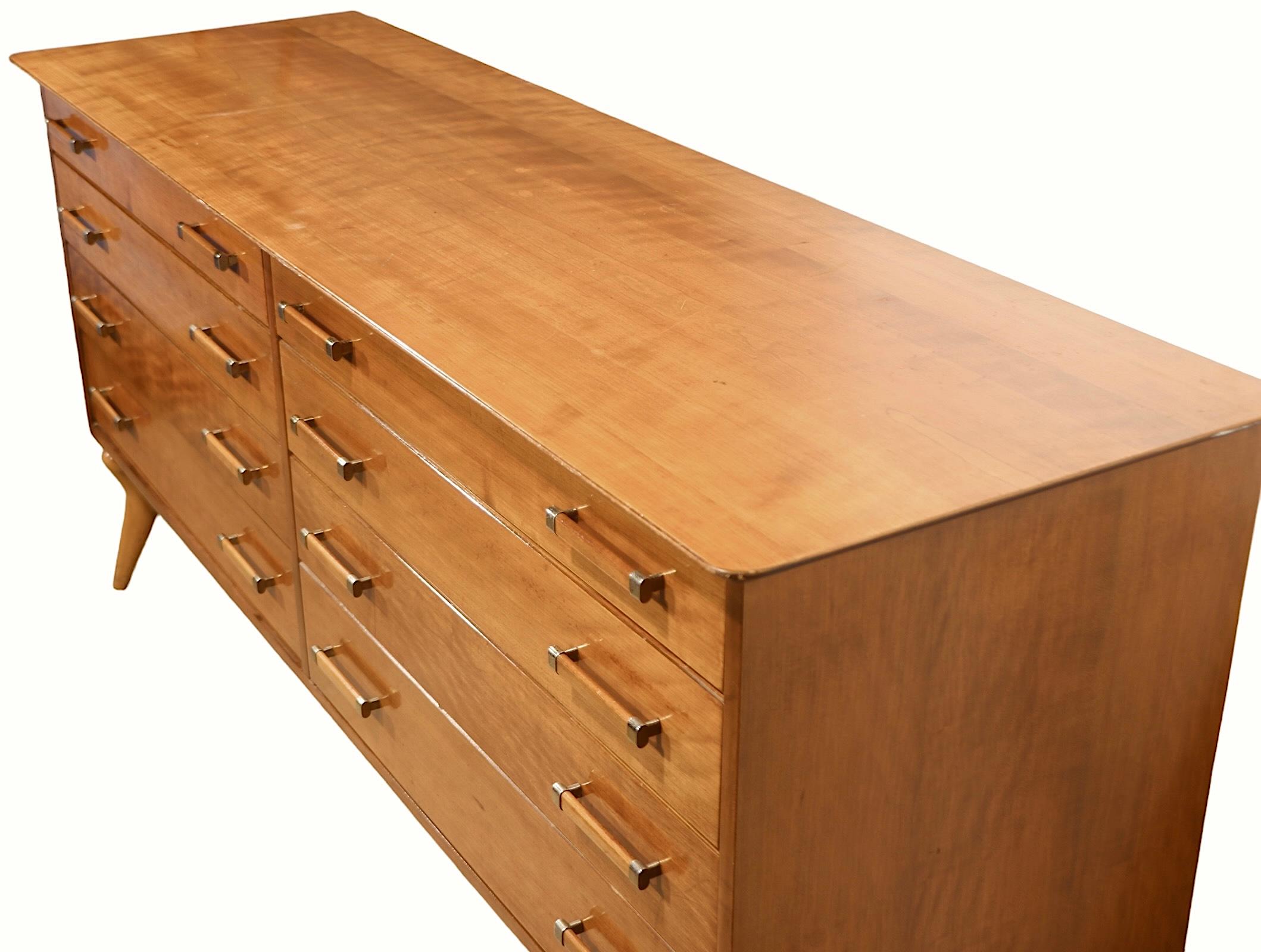 Cómoda doble grande Mid Century de Renzo Rutili para Johnson Furniture Company en Bueno estado para la venta en New York, NY