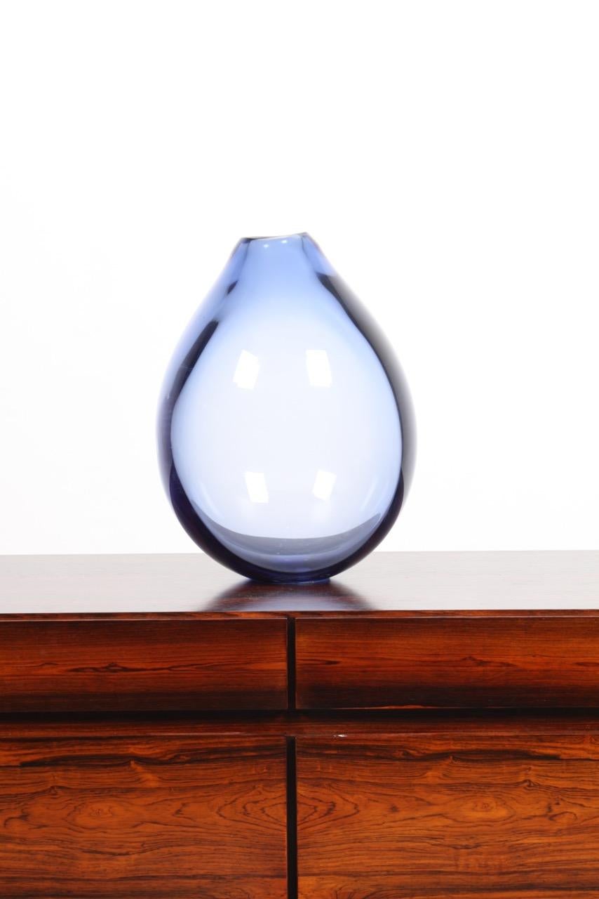 Large Midcentury Drop Vase in Blue Glass by Per Lütken, 1950s In Good Condition In Lejre, DK