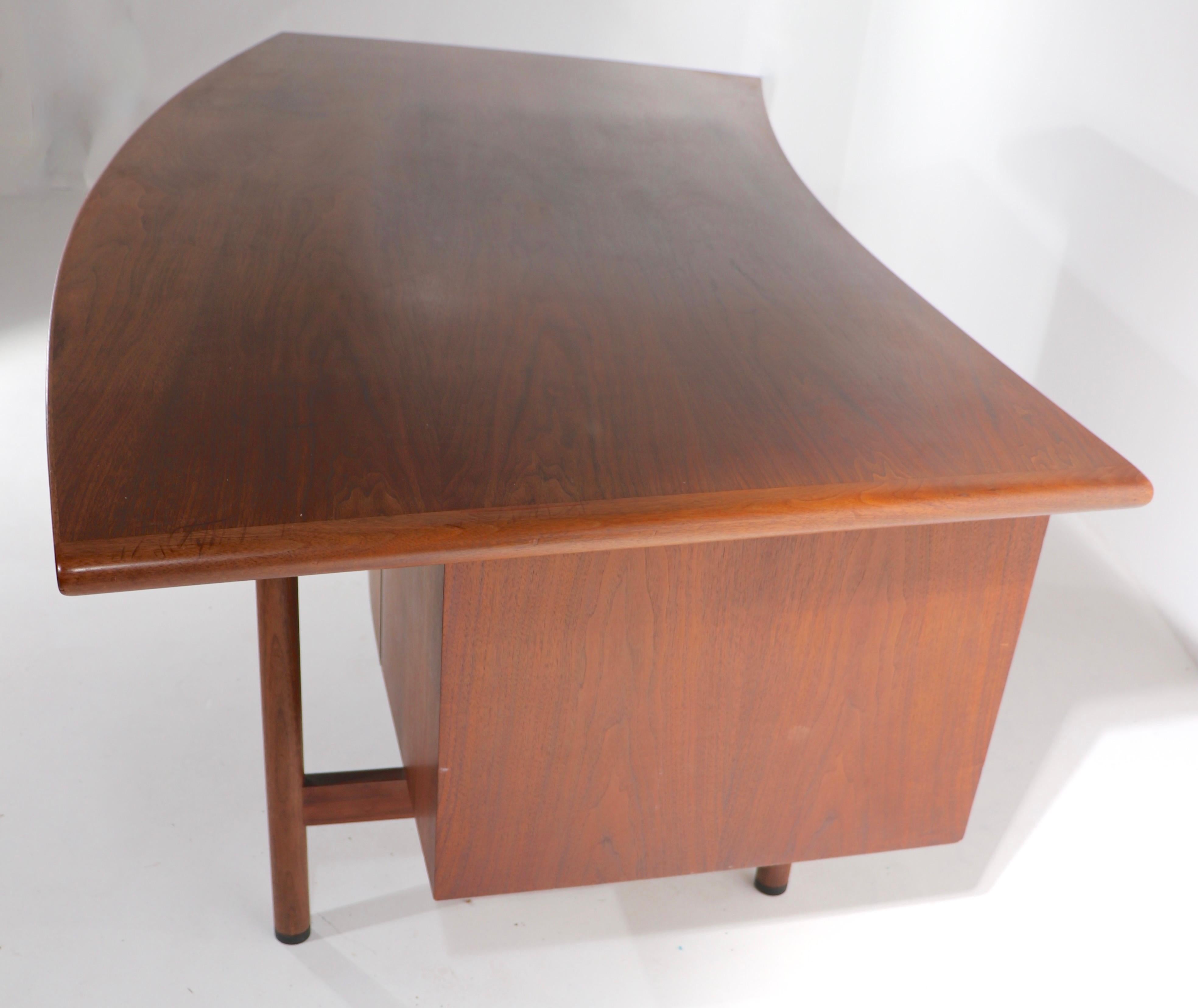 Mid-Century Modern Large Mid Century Executive Office Desk after Risom
