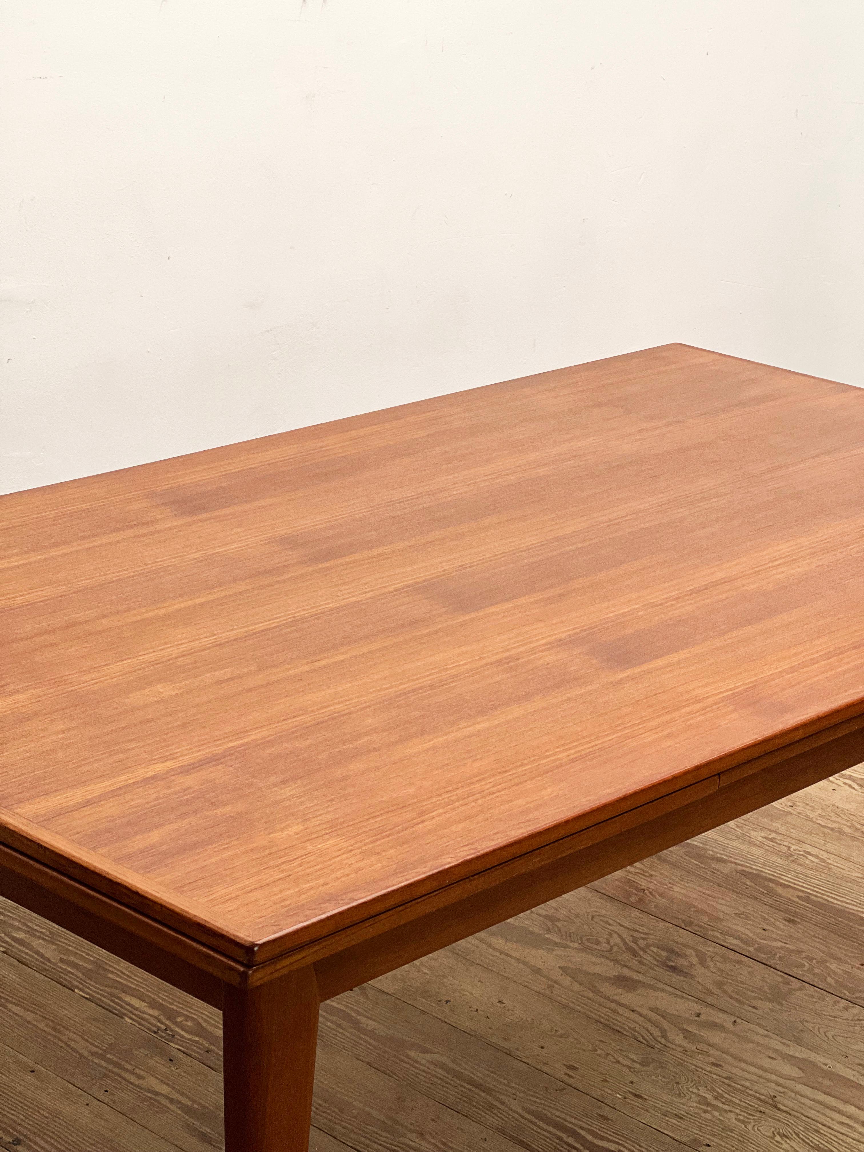 Large Mid-Century Extendable Teak Dining Table, Niels O. Møller, J.L. Moller For Sale 3