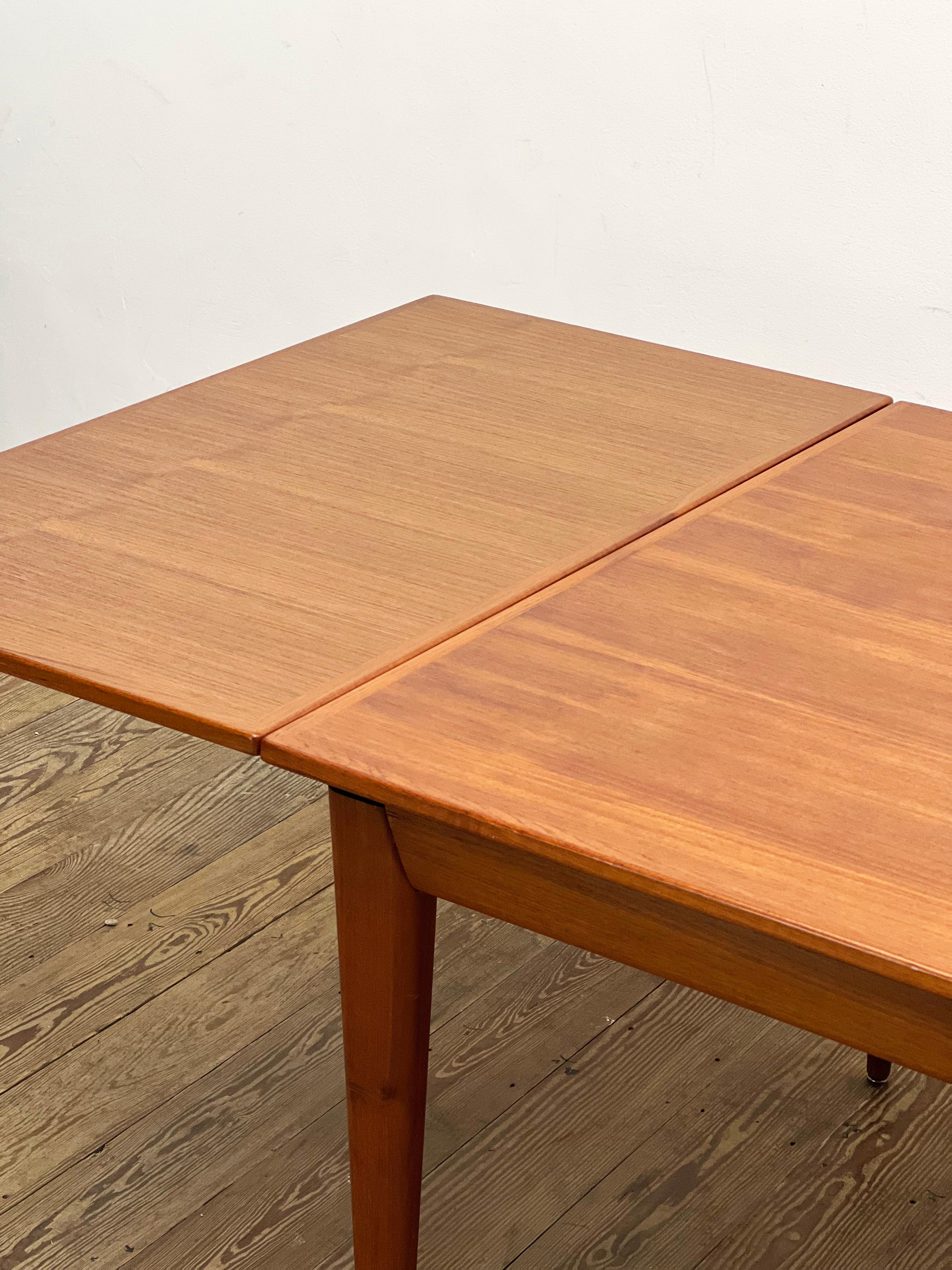 Large Mid-Century Extendable Teak Dining Table, Niels O. Møller, J.L. Moller For Sale 7