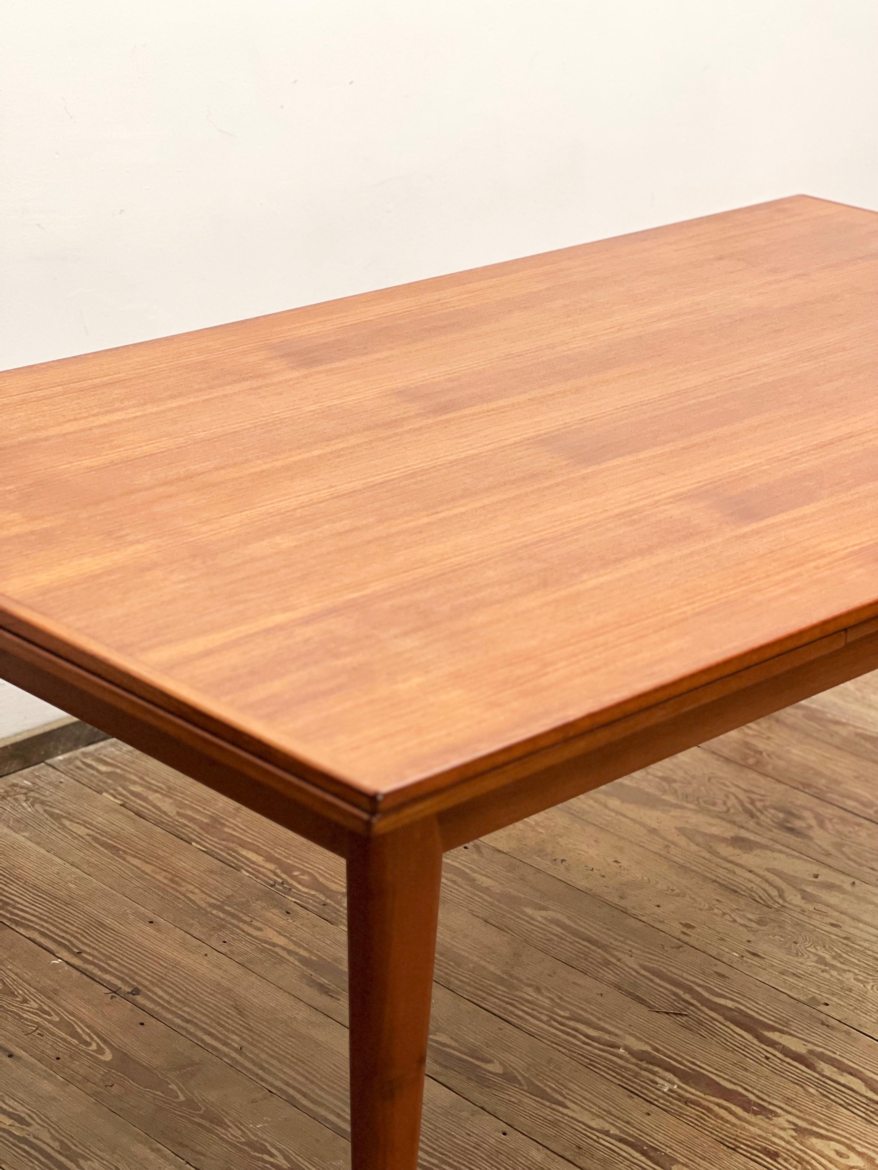 Large Mid-Century Extendable Teak Dining Table, Niels O. Møller, J.L. Moller In Good Condition For Sale In München, Bavaria