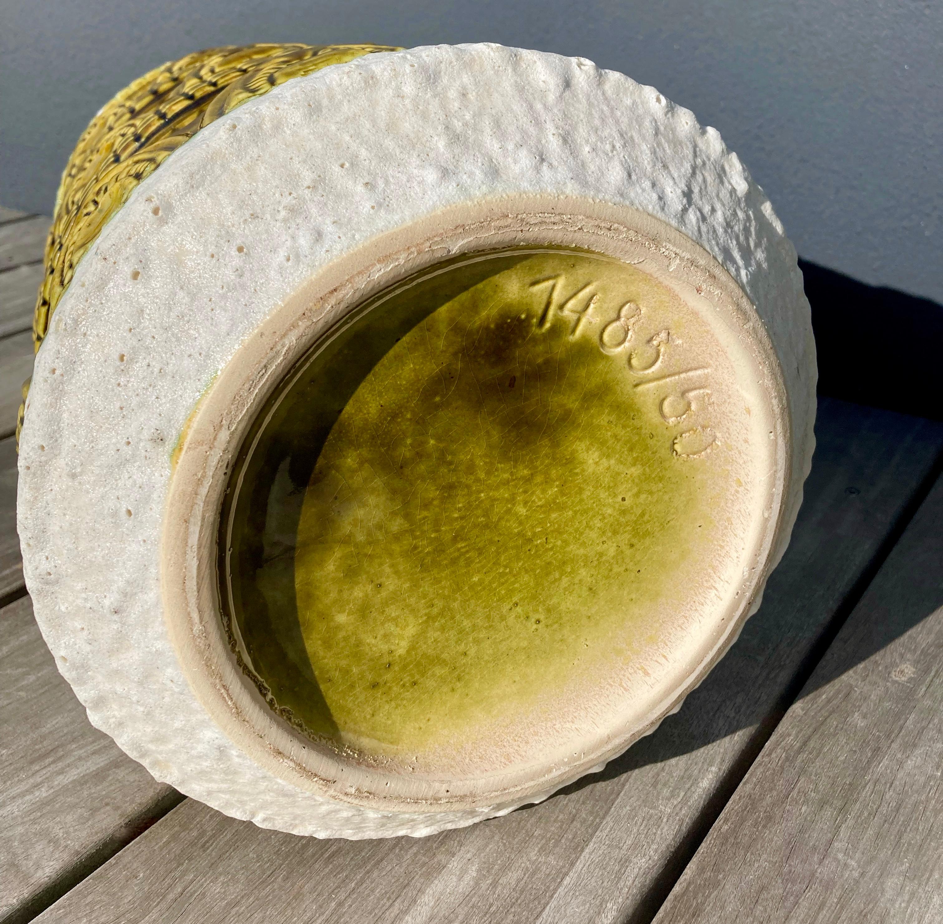 Milieu du XXe siècle Grand vase de sol en lave grasse du milieu du siècle par le potier d'art ouest-allemand Üebelacker  WGP en vente