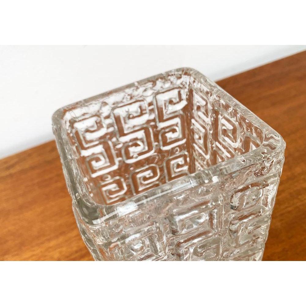 Grande vaso a blocco di vetro finlandese di metà secolo di Tamara Aladin per Riihimäki, anni '60 in vendita 4