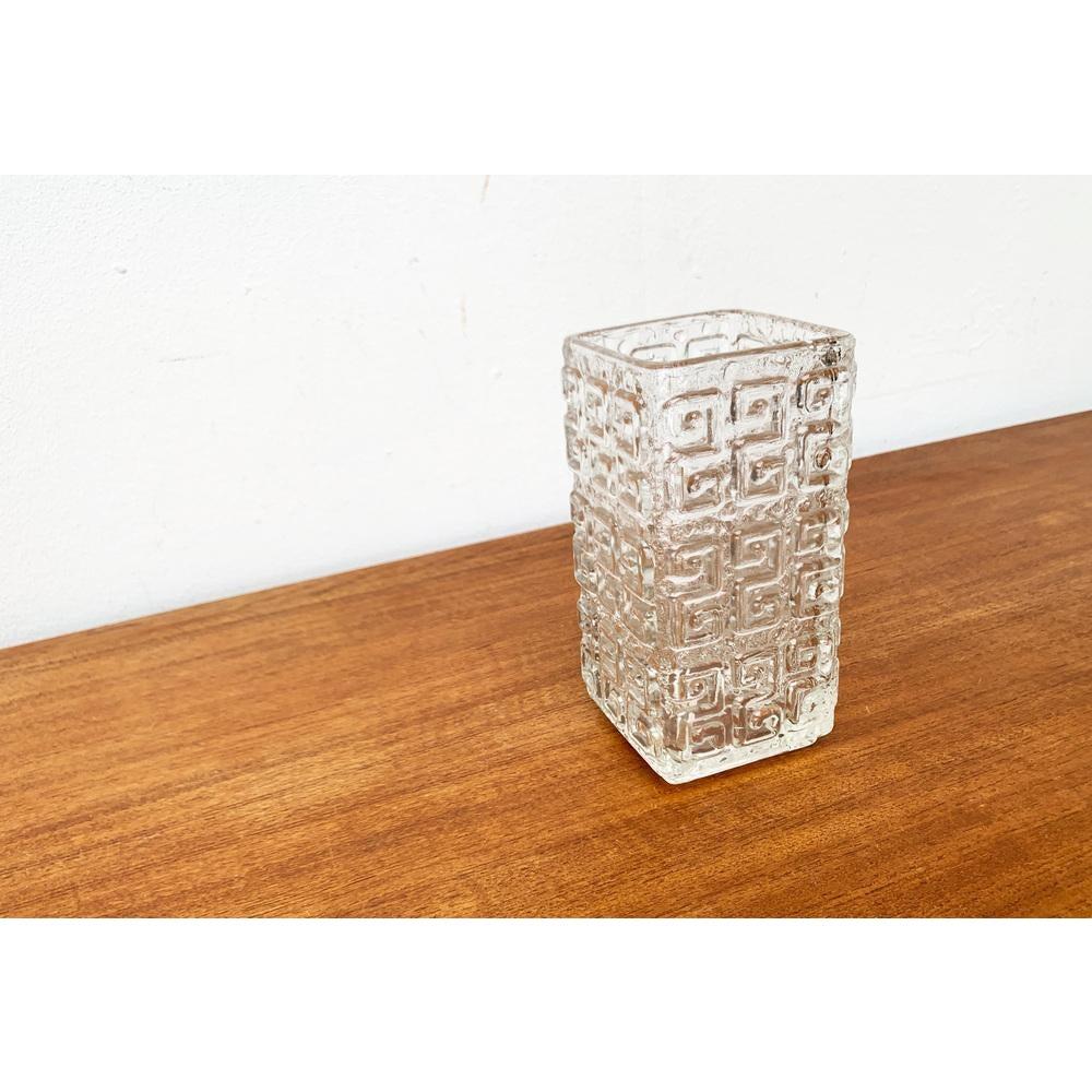 XX secolo Grande vaso a blocco di vetro finlandese di metà secolo di Tamara Aladin per Riihimäki, anni '60 in vendita