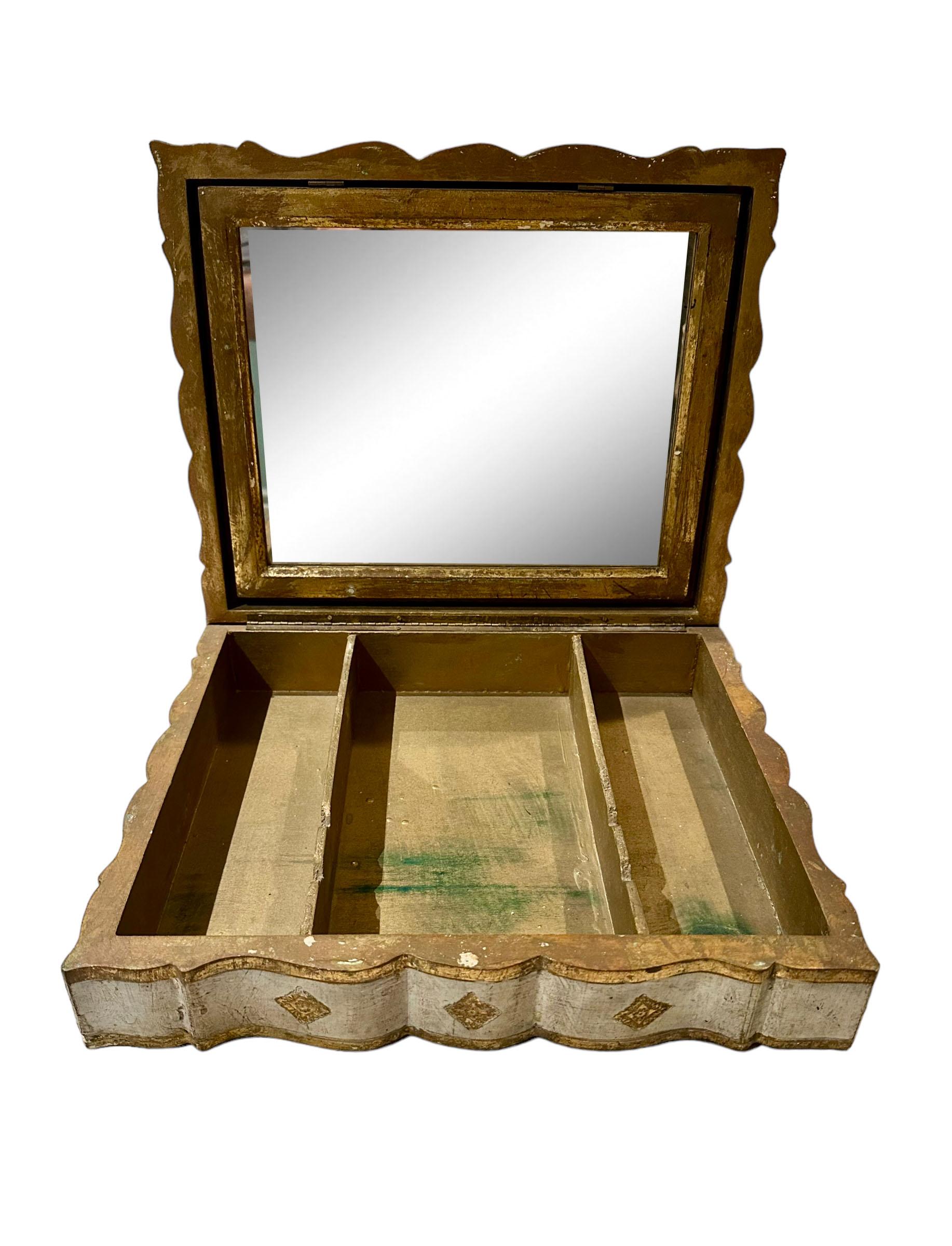Grande boîte Florentine du milieu du siècle avec miroir en vente 1
