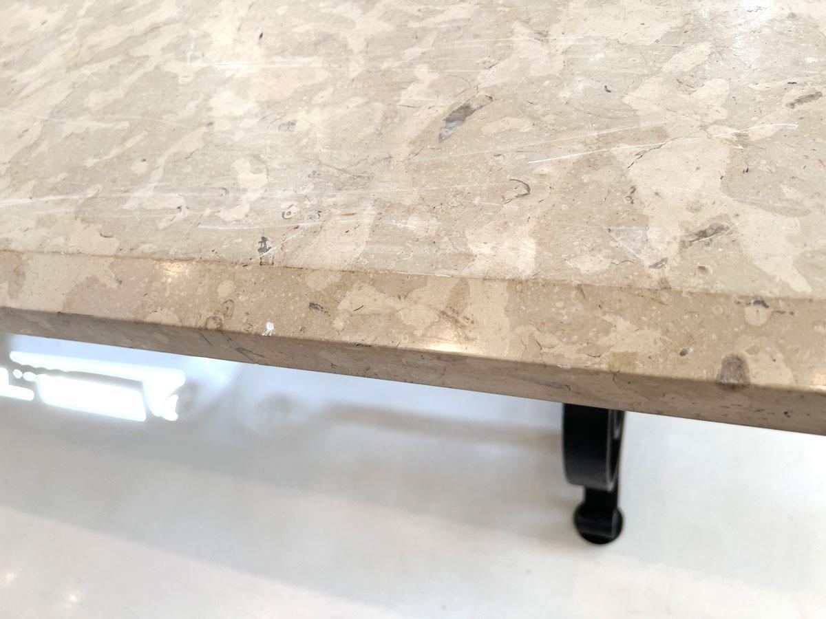 Grande table de salle à manger en fer forgé et marbre du milieu du siècle dernier en vente 2