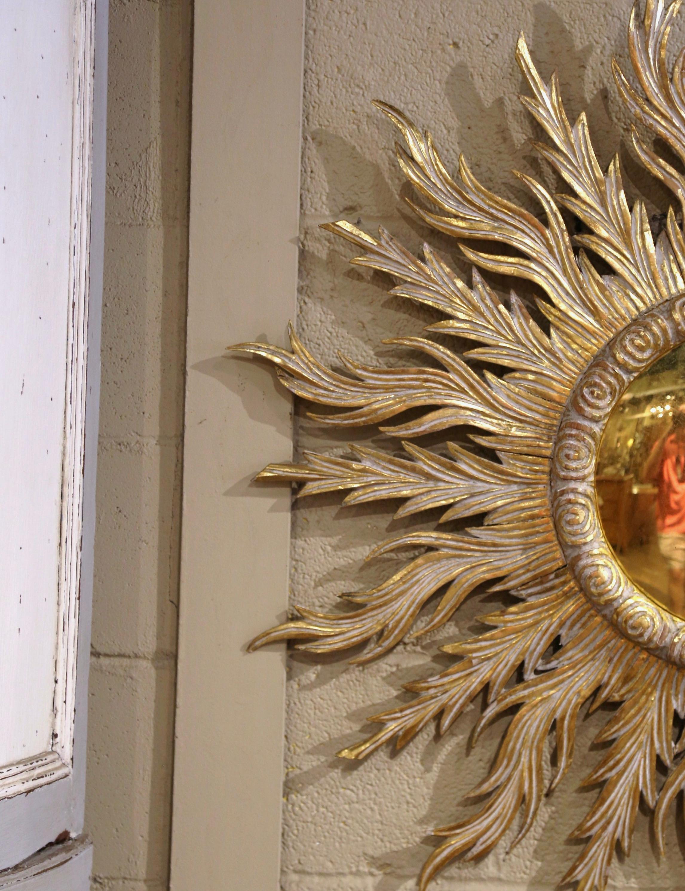 Louis XIV Large Mid-Century French Carved Giltwood Sunburst Convex Wall Mirror