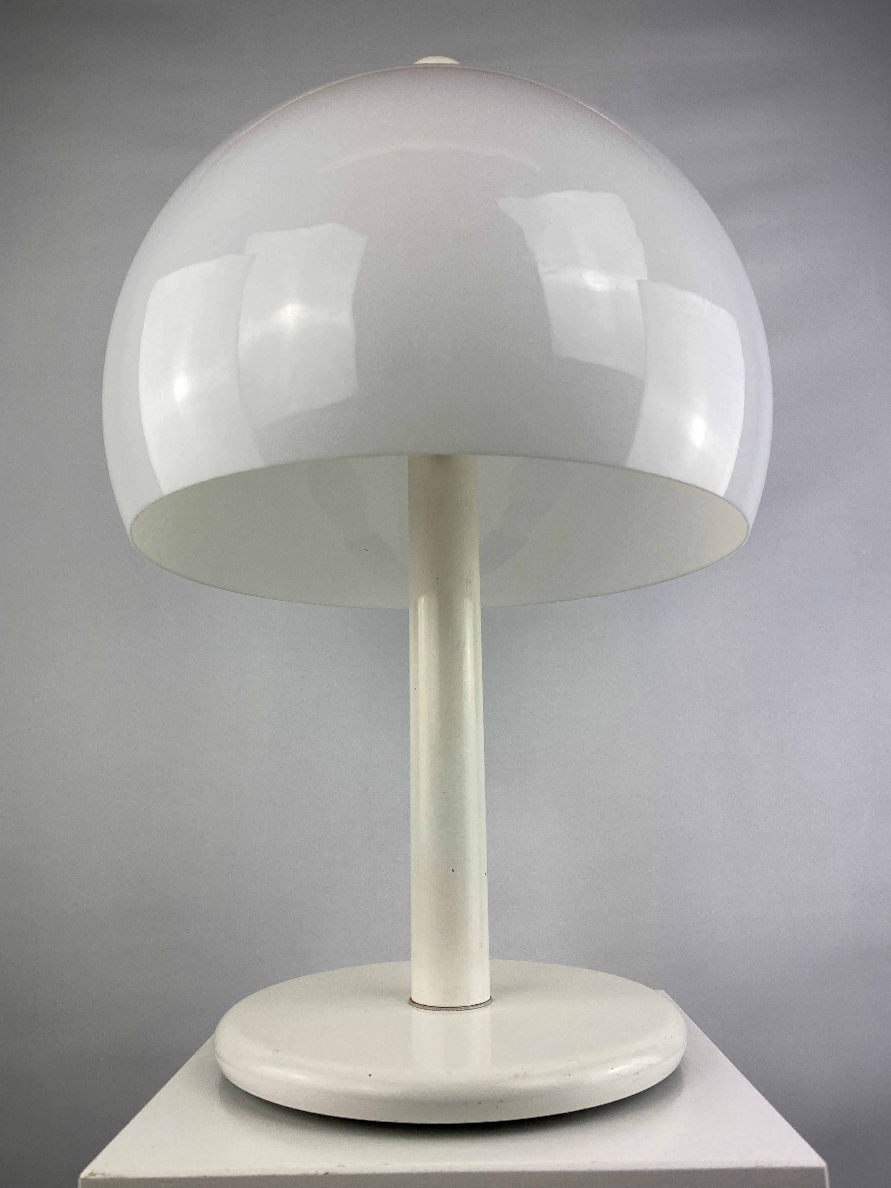 Large mid-century fully white acrylic mushroom table lamp XL, 1970 For Sale 8